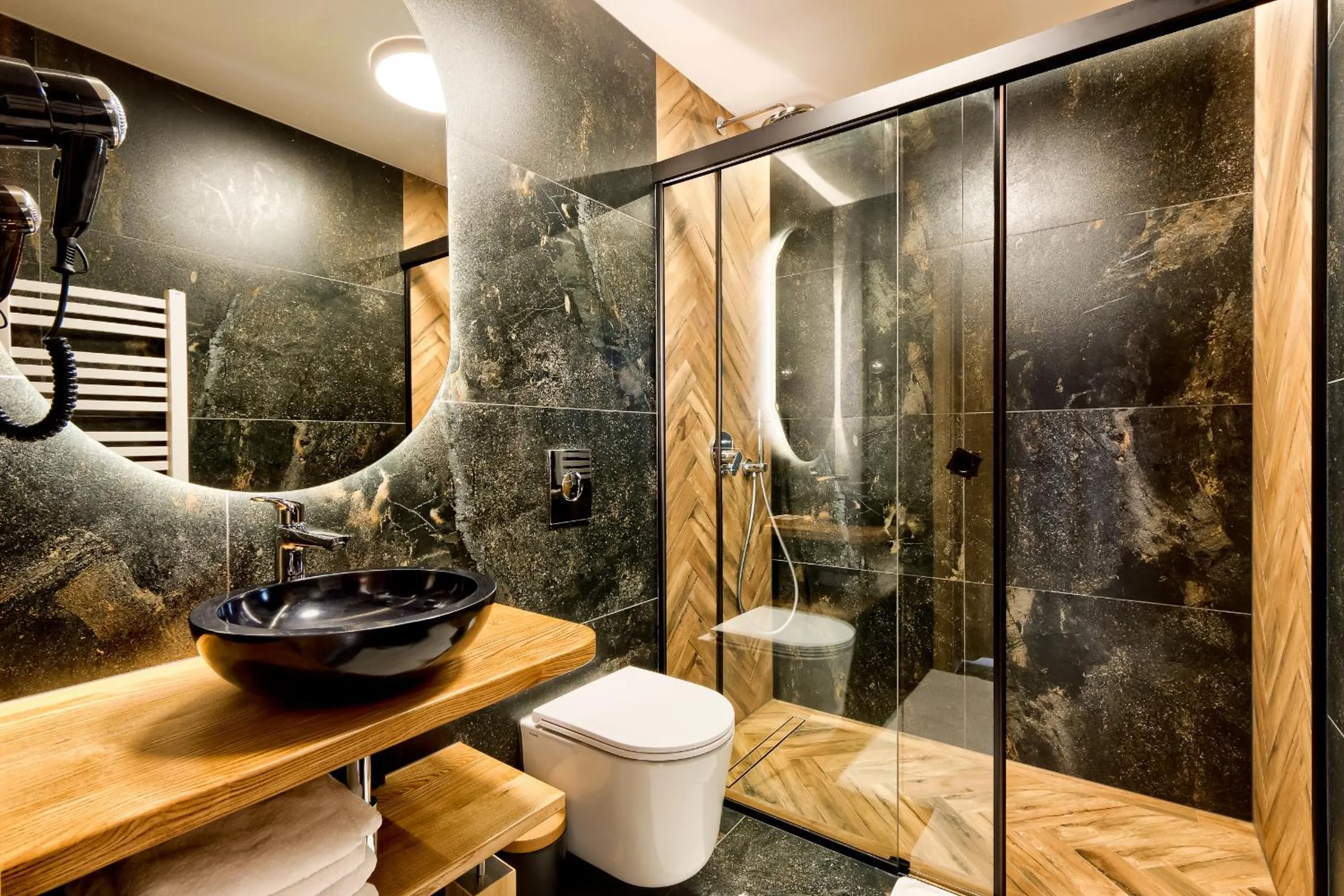 Shower in Apartamenty Willa Kamila Zakopane z Jacuzzi