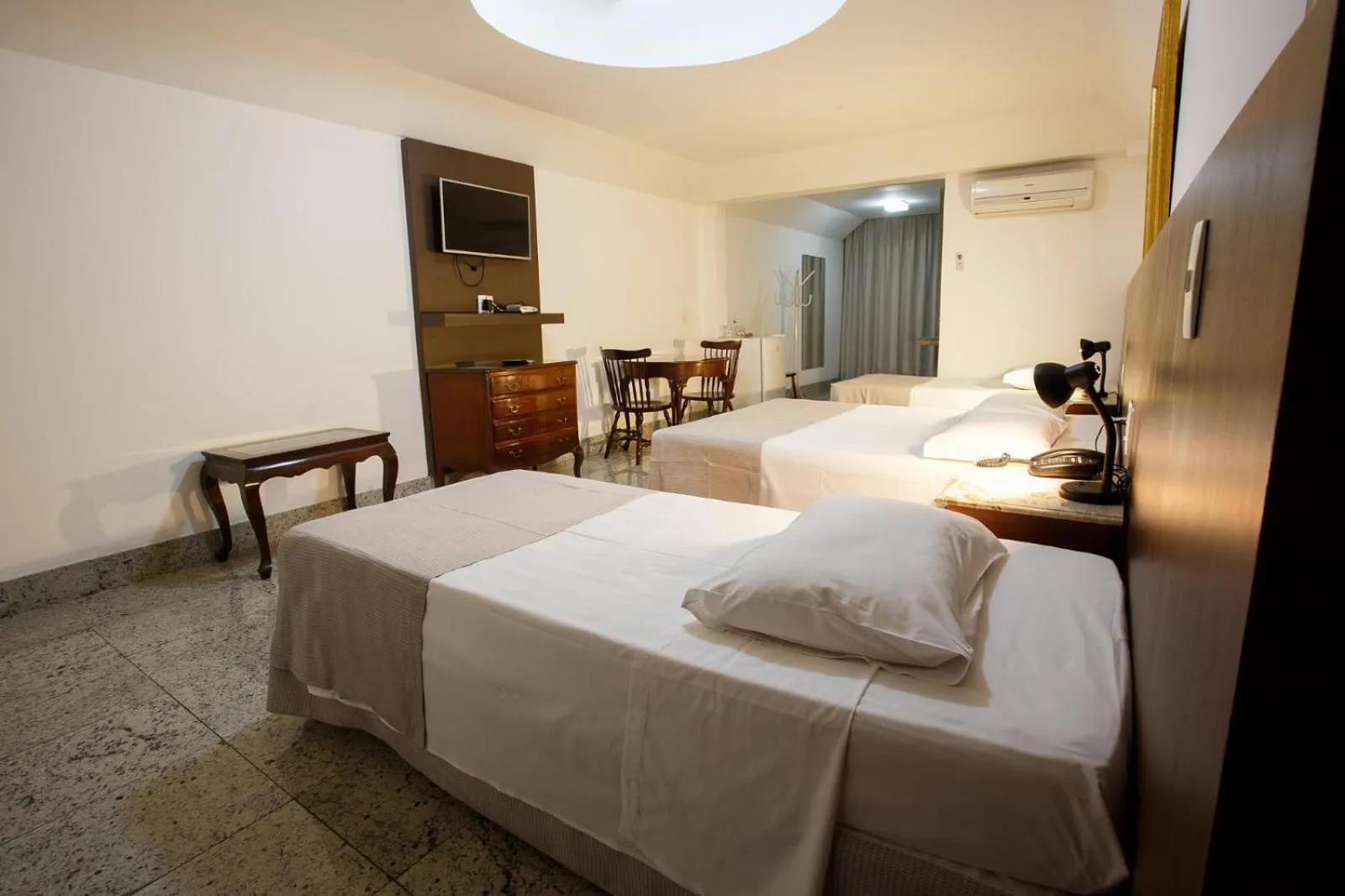 Photo of the whole room, Bed in Savassi Hotel