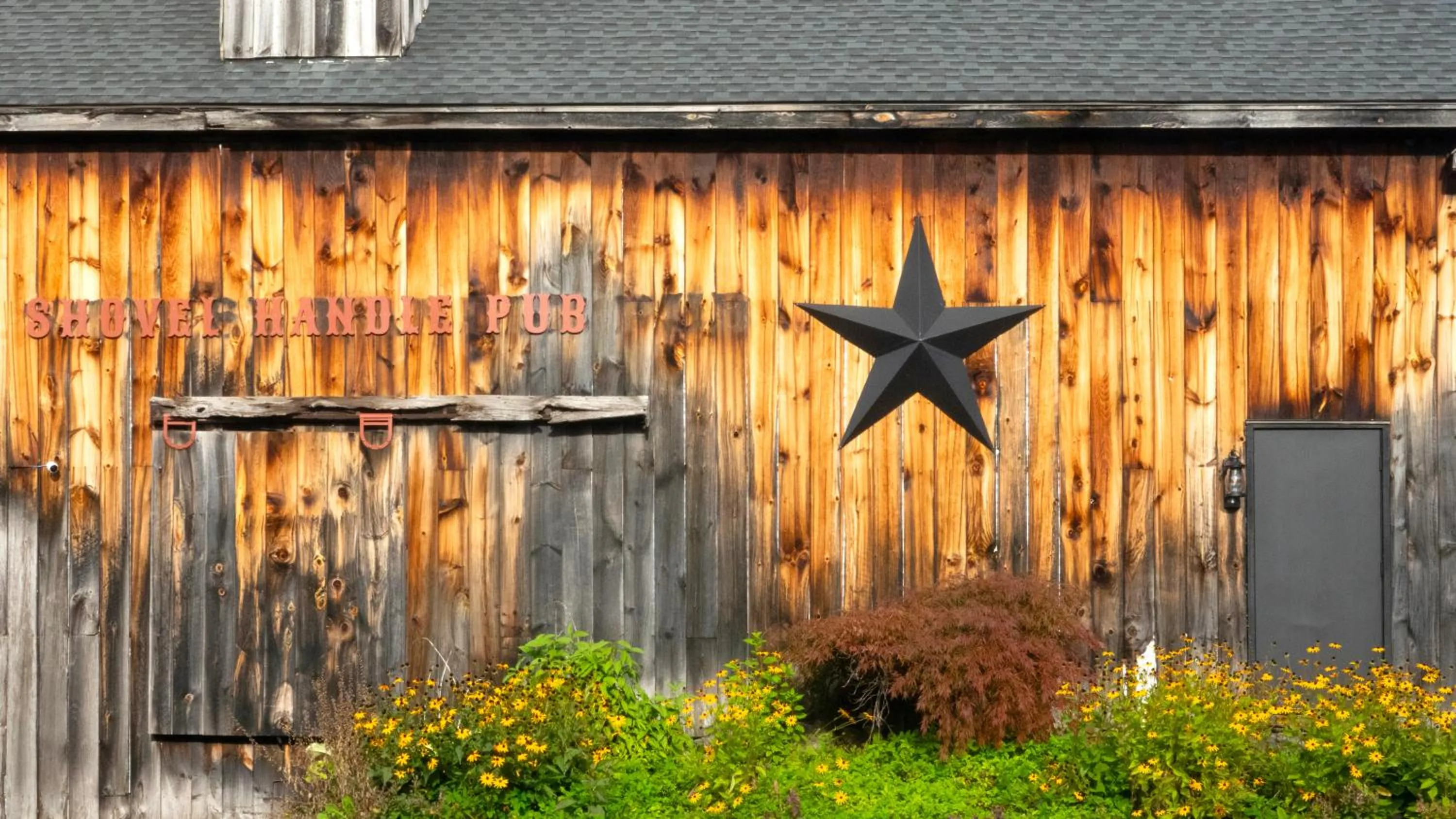 Decorative detail in Whitneys Inn at Black Mountain