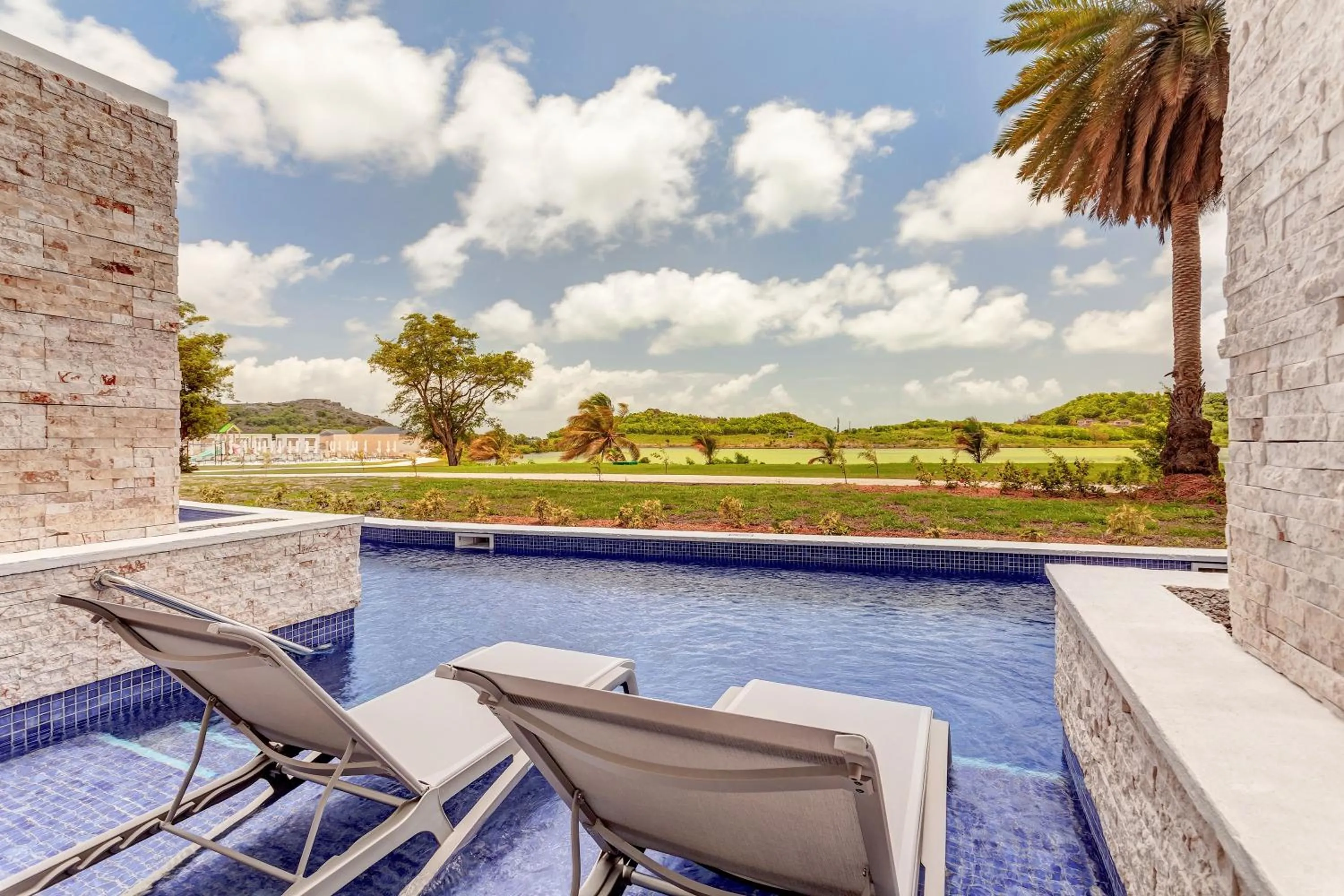 Swimming pool in Royalton Antigua, An Autograph Collection All-Inclusive Resort