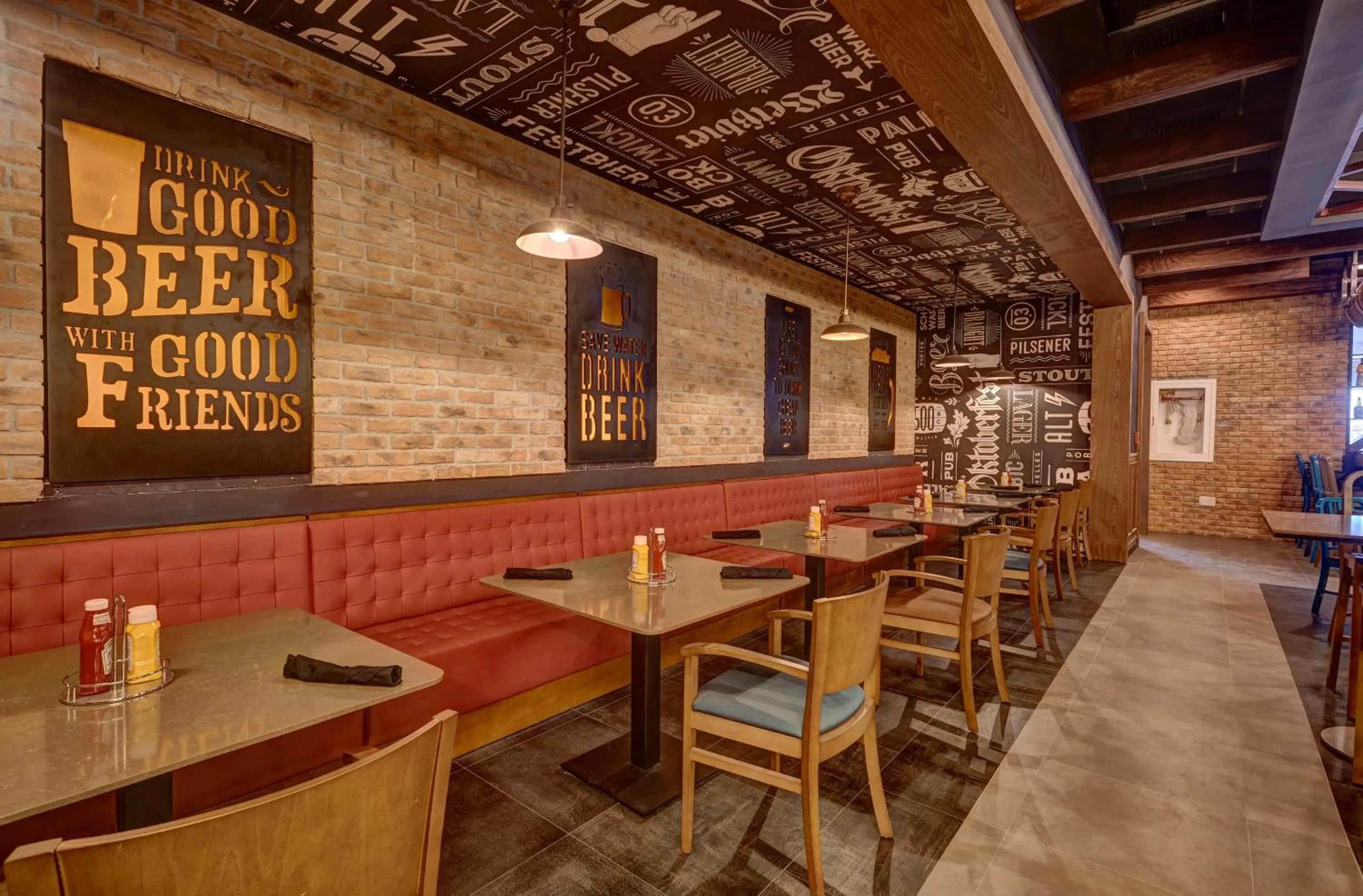 Lounge or bar in Royalton Antigua, An Autograph Collection All-Inclusive Resort