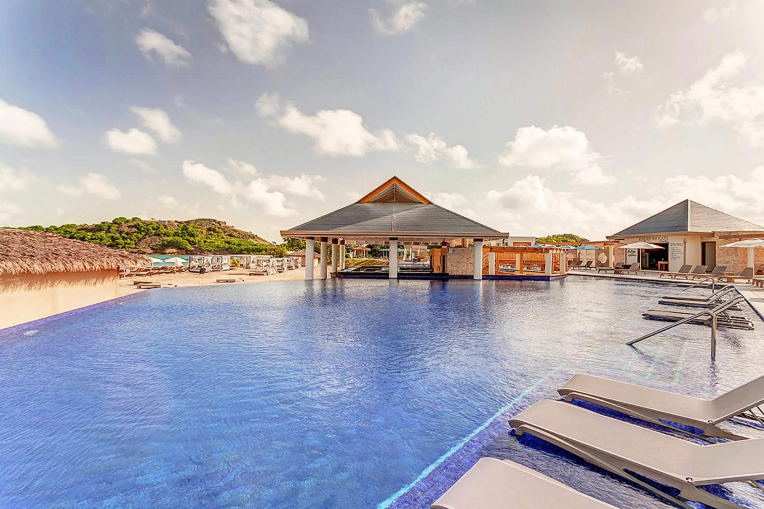 Swimming pool in Royalton Antigua, An Autograph Collection All-Inclusive Resort