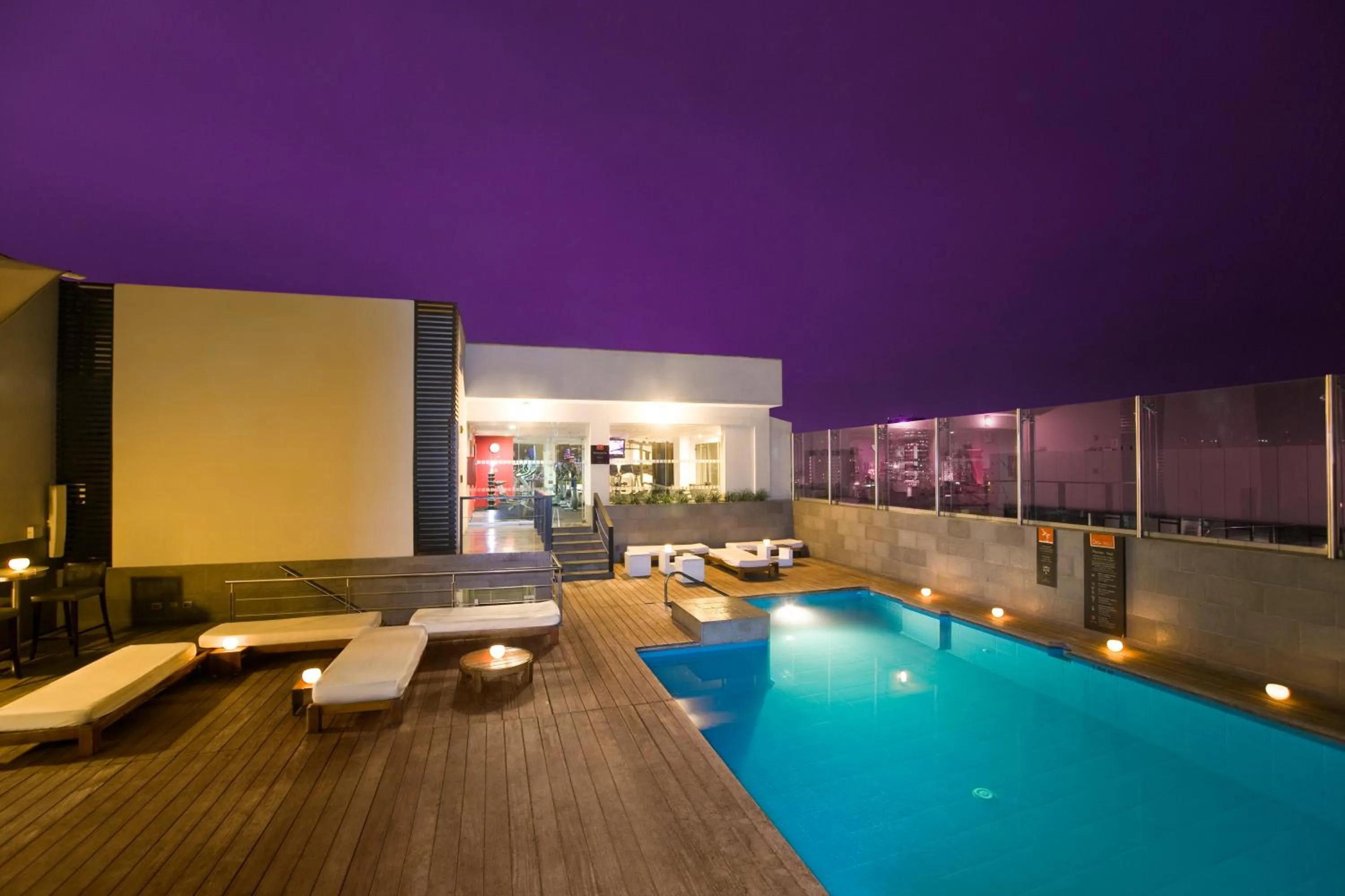 Pool view in Radisson Hotel Decapolis Miraflores