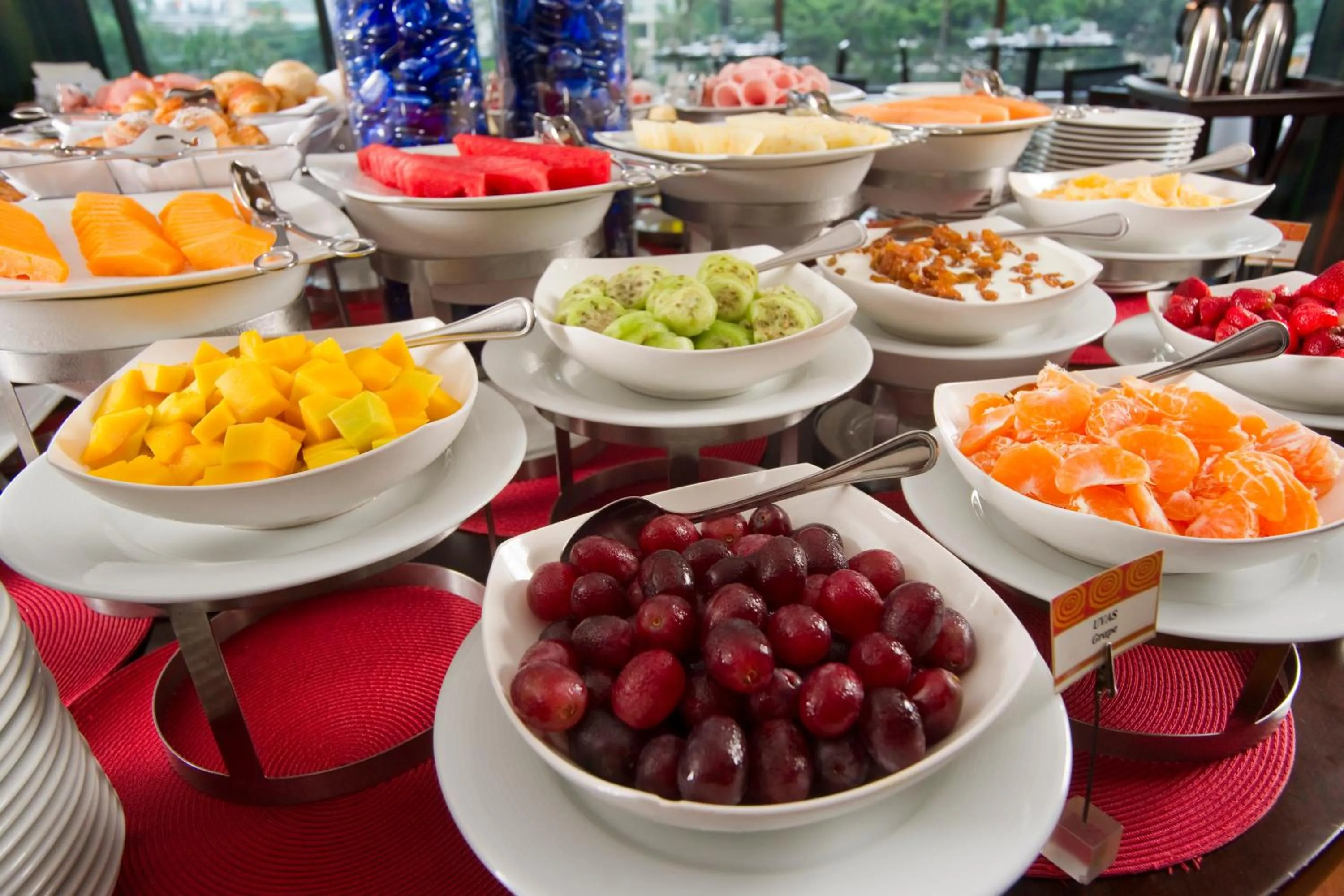 Restaurant/places to eat in Radisson Hotel Decapolis Miraflores