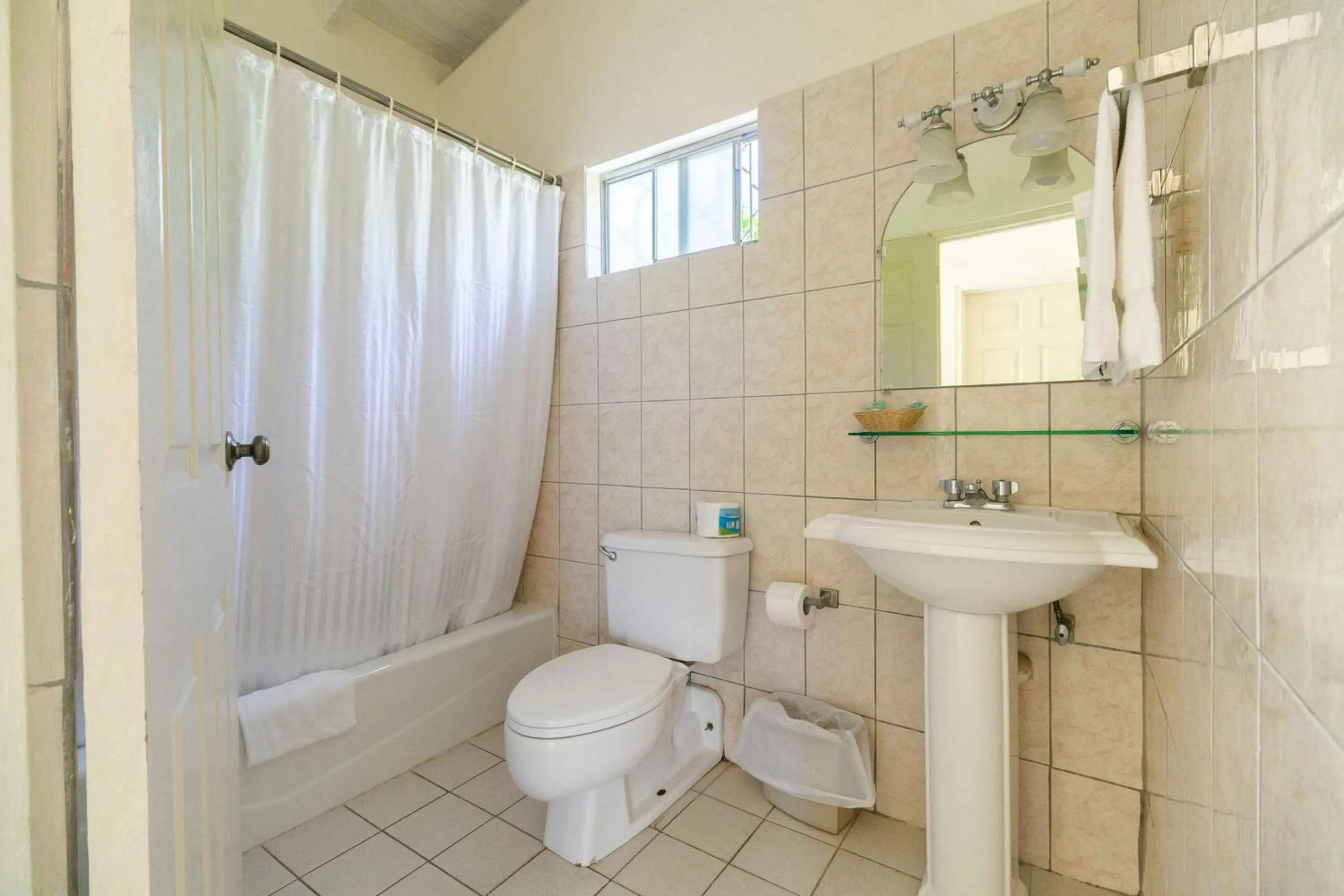 Bathroom in Siesta Hotel