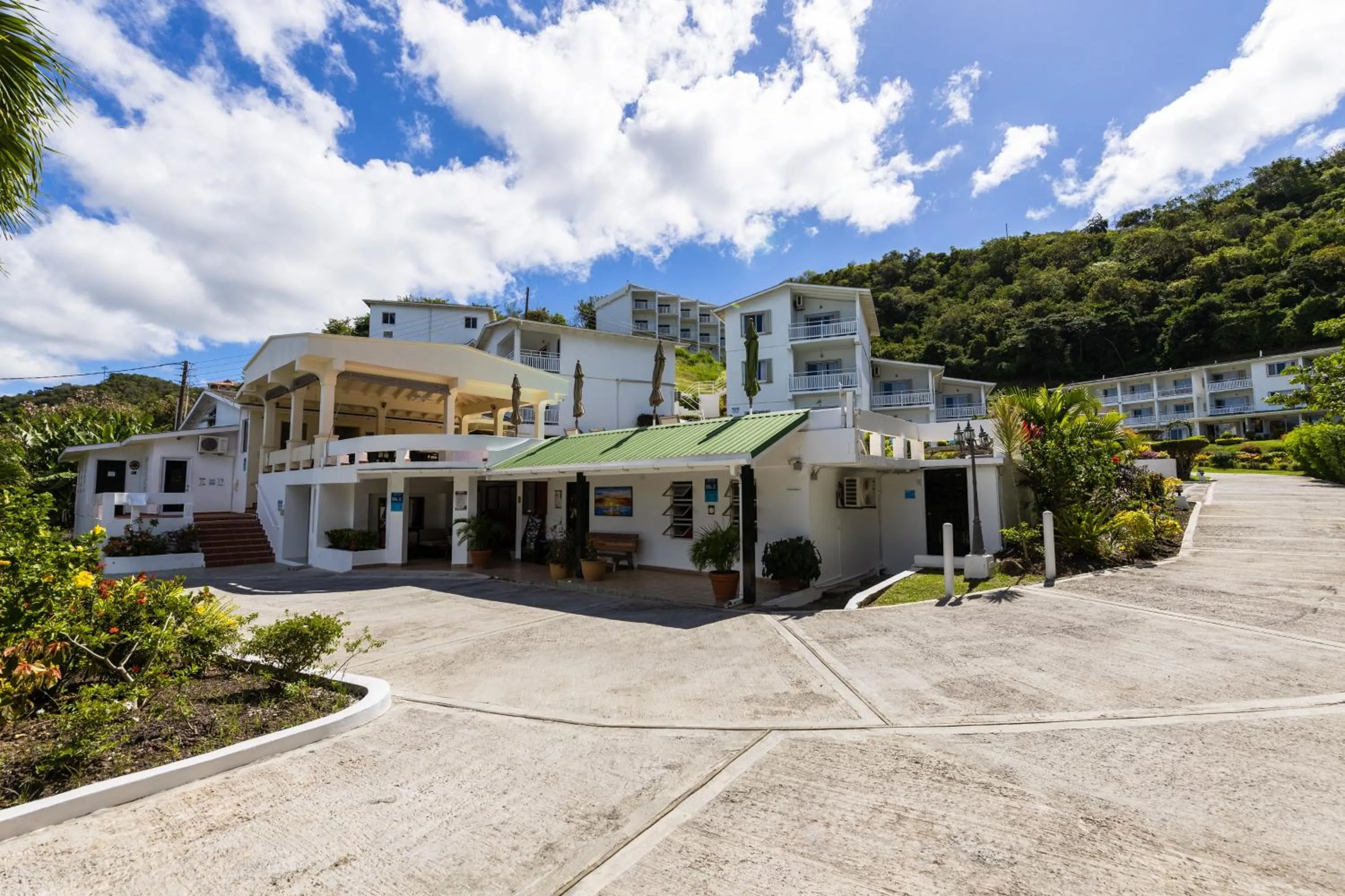 Facade/entrance in Siesta Hotel