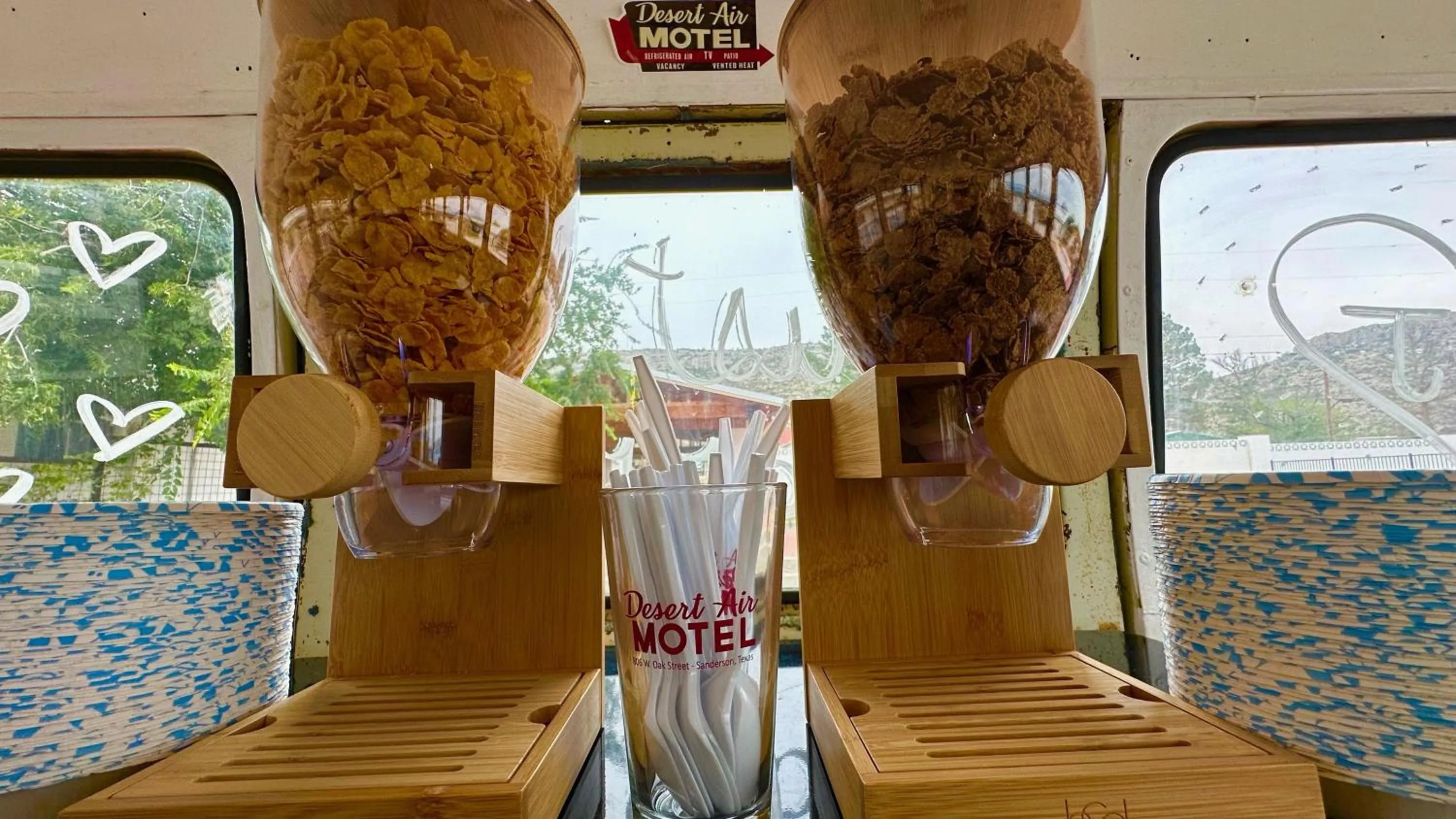 Restaurant/places to eat in Desert Air Motel