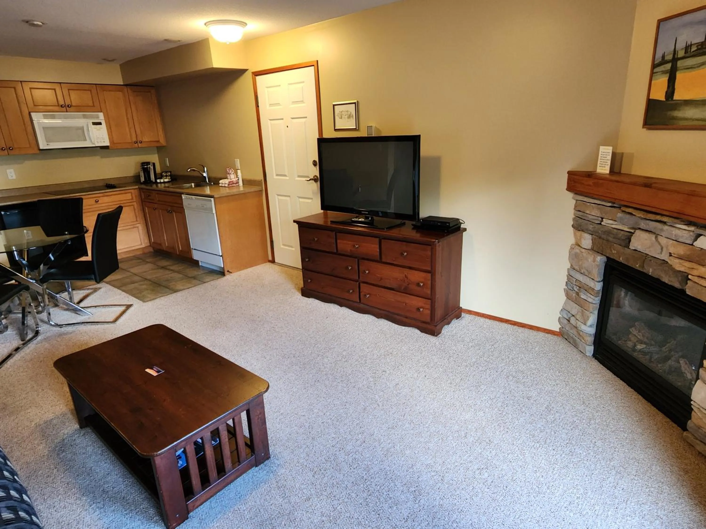 Hot Tub in Sunshine Coast Resort