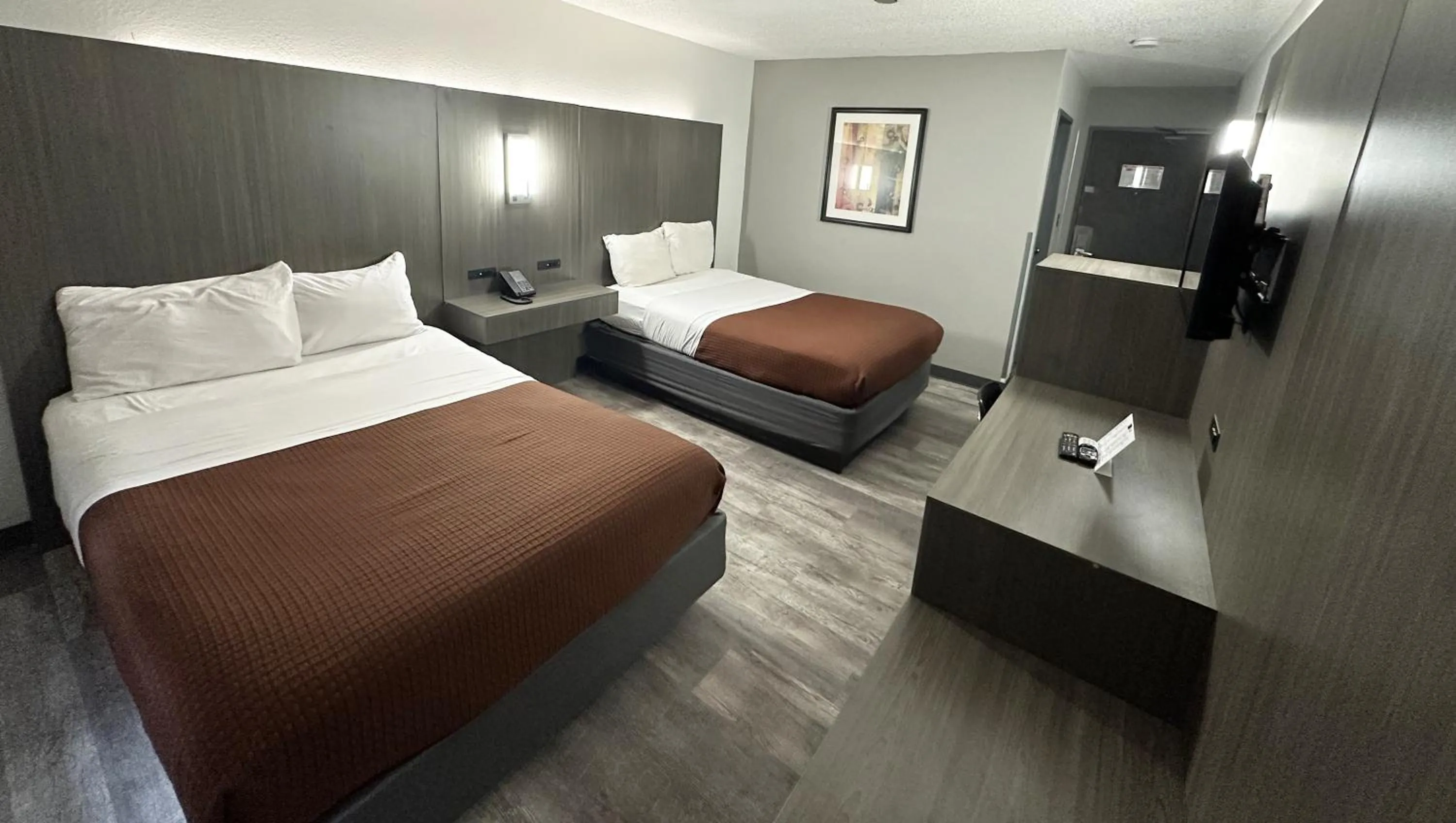 Bedroom, Bed in Magnuson Hotel Fort Wayne North - Coliseum