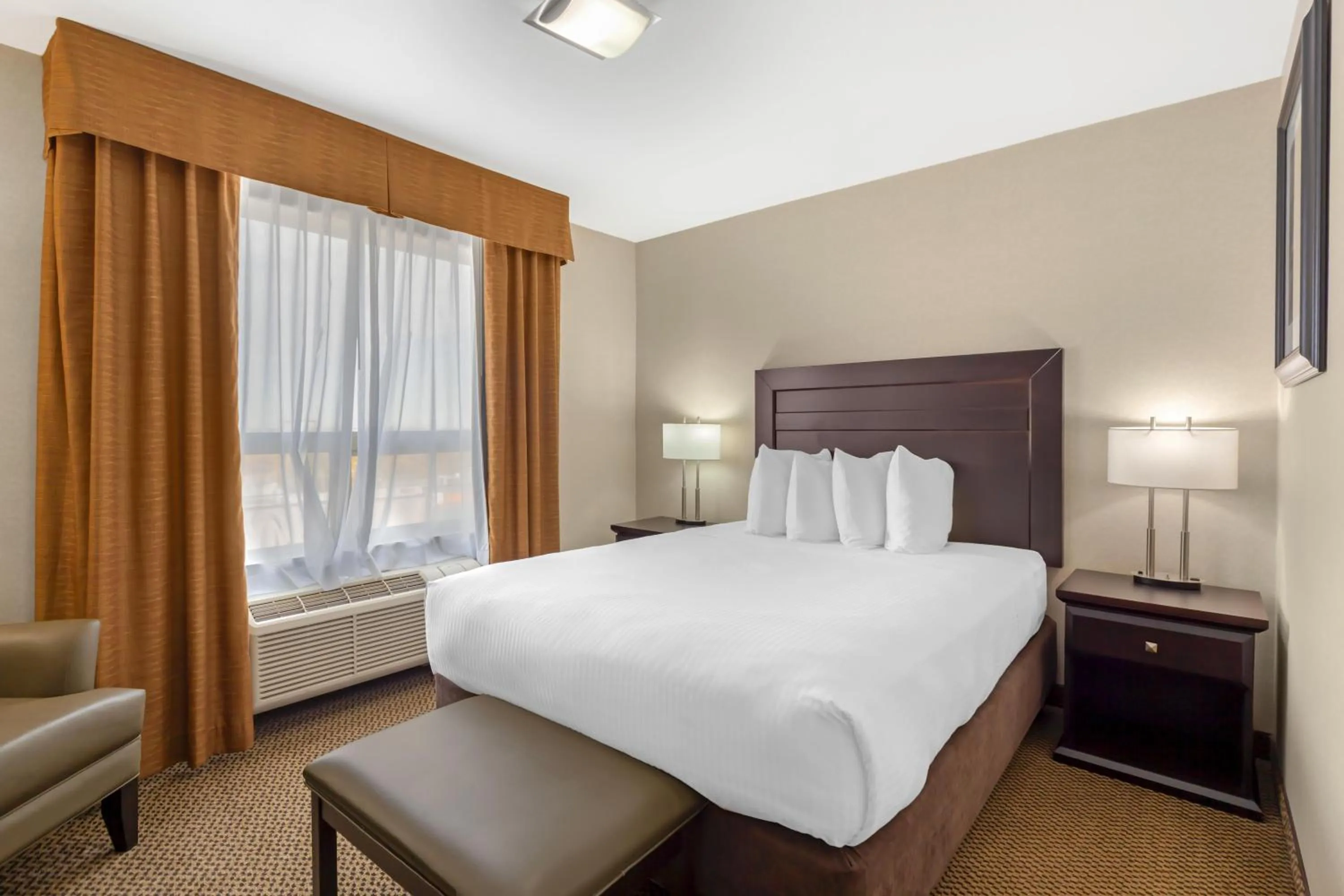 Photo of the whole room, Bed in Best Western Bonnyville Inn & Suites