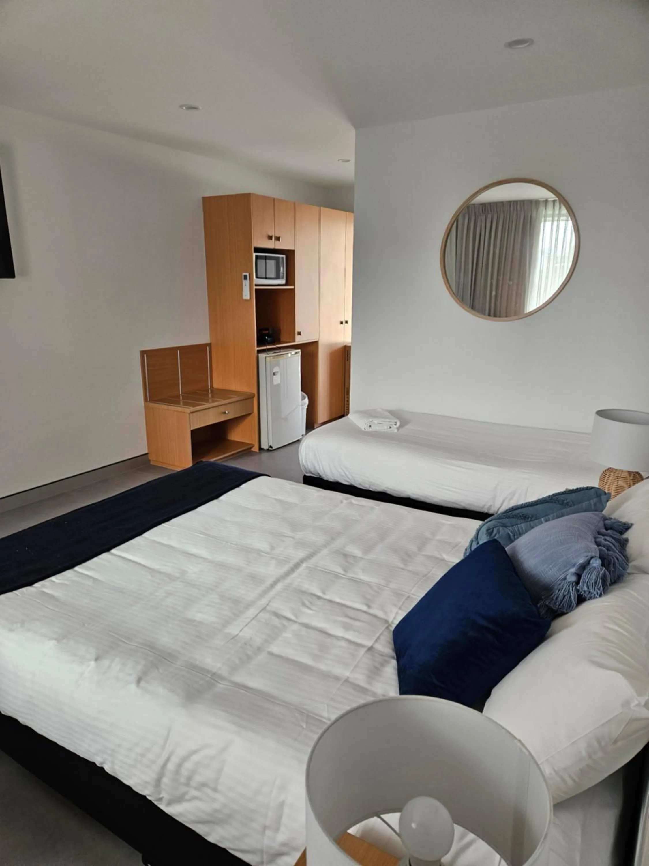 Kitchen or kitchenette, Bed in Ballina Colonial Motel