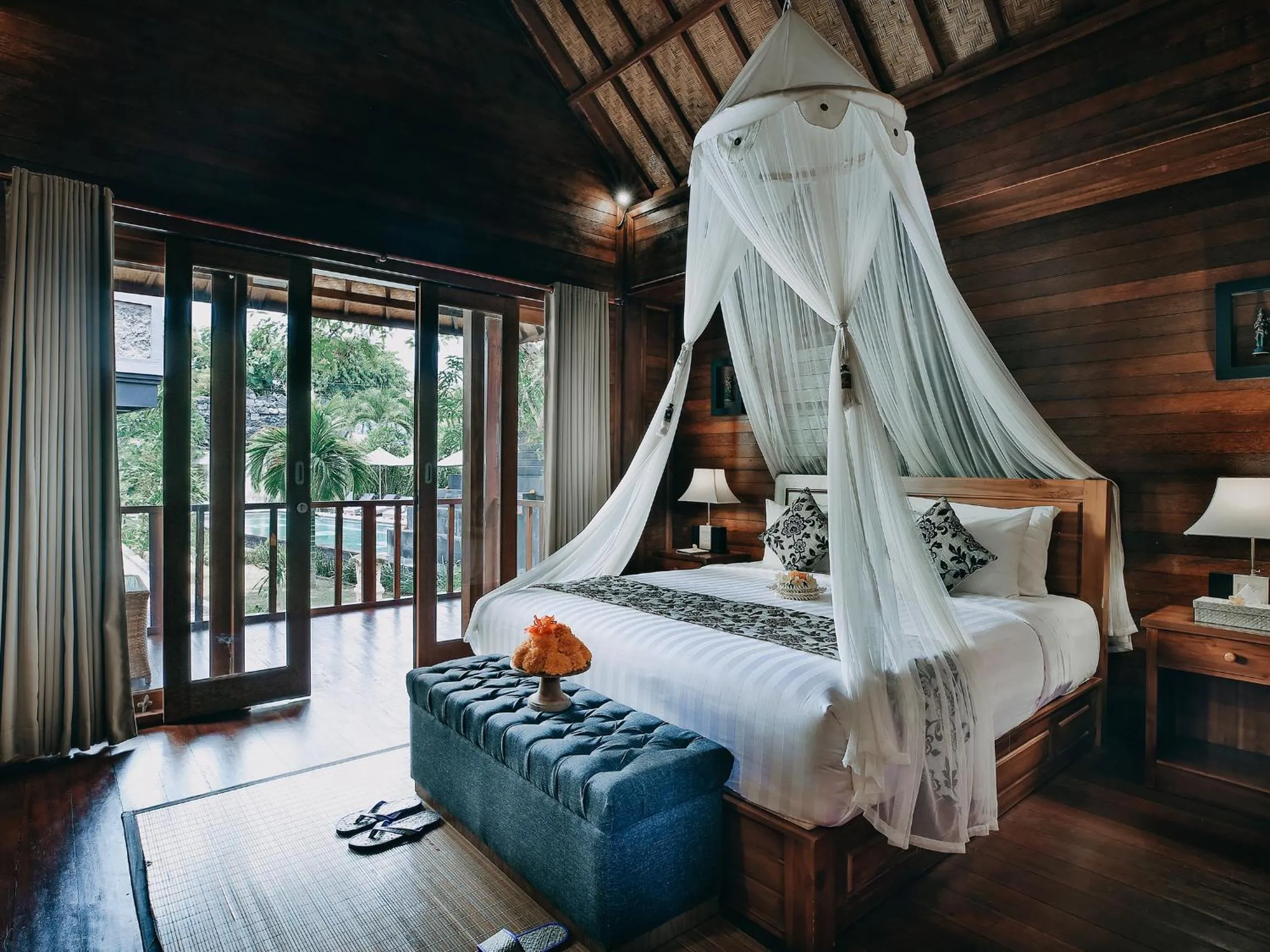 Bed in Bale Gede Lembongan