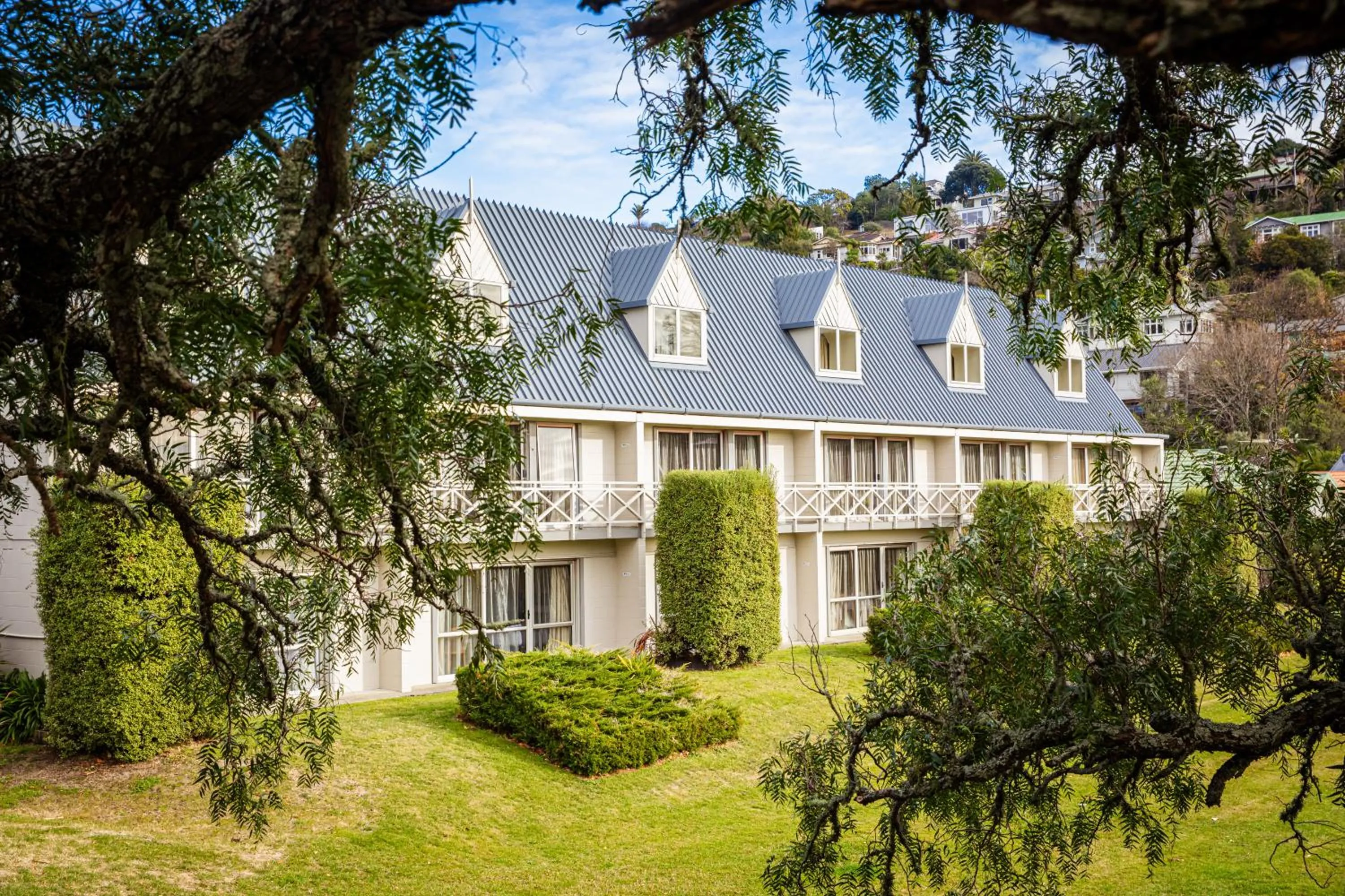 Property building in Admirals Motor Inn