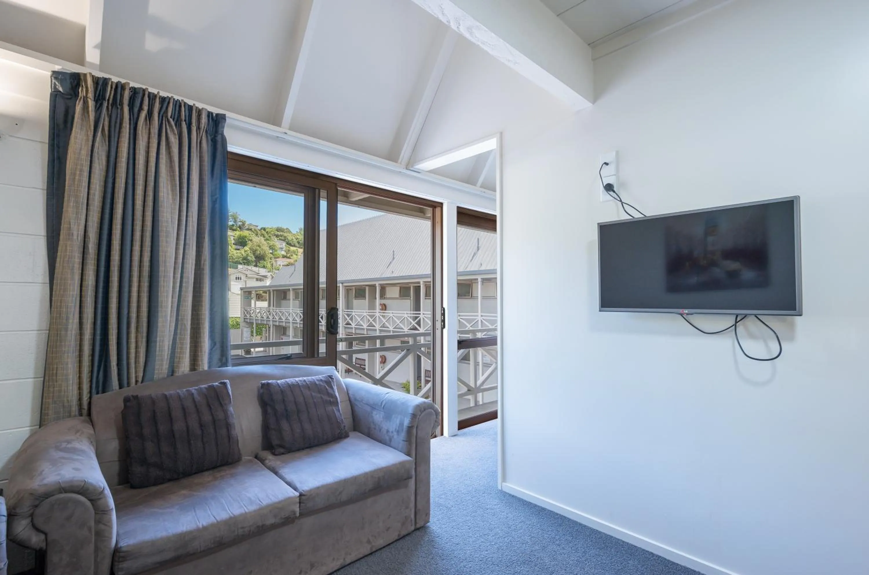 Lounge or bar in Admirals Motor Inn