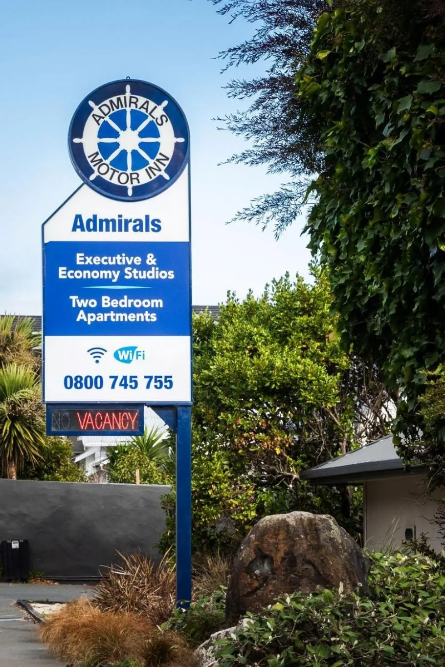 Property building in Admirals Motor Inn