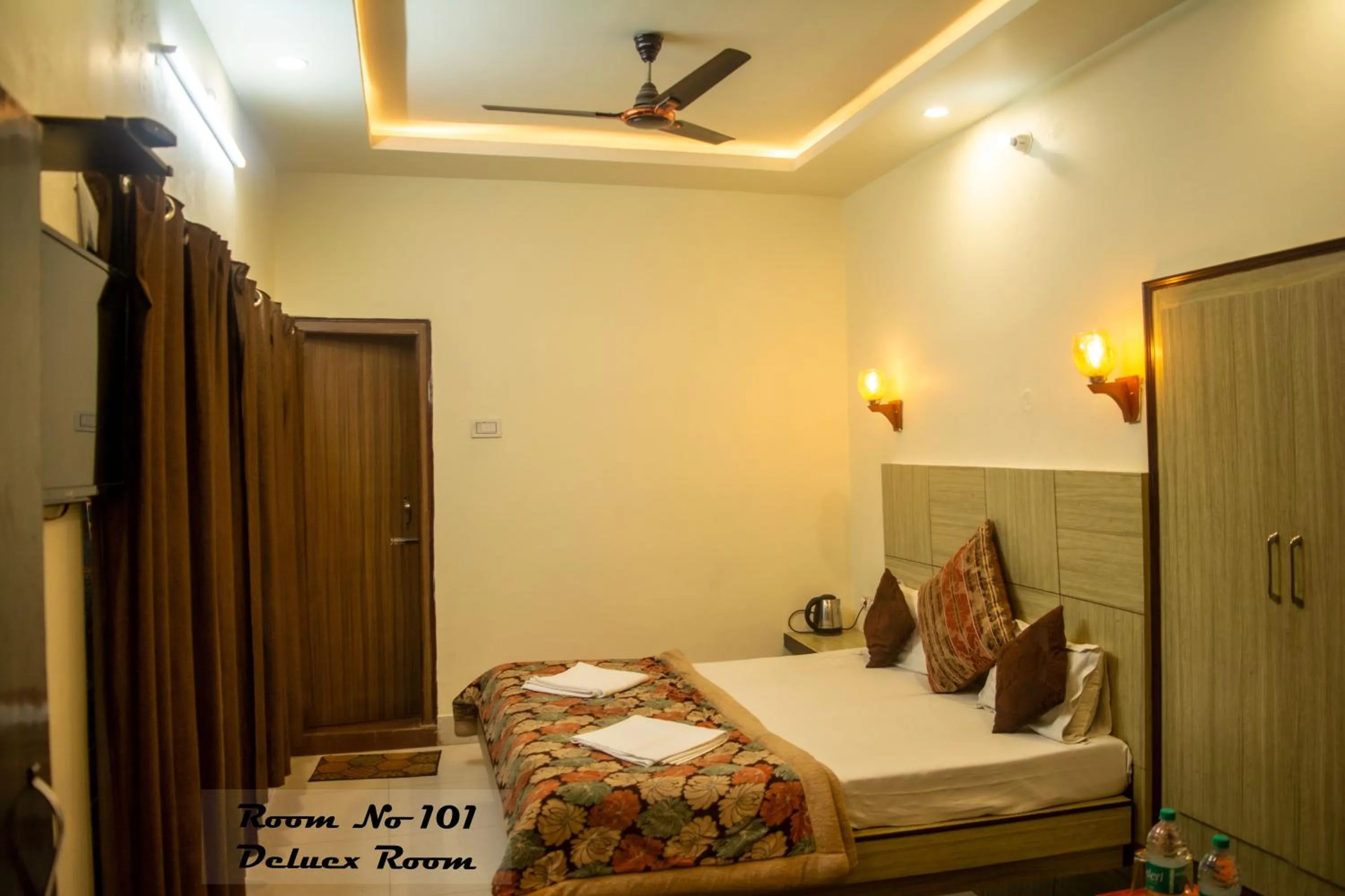 Bed in Hotel Ganga Basin