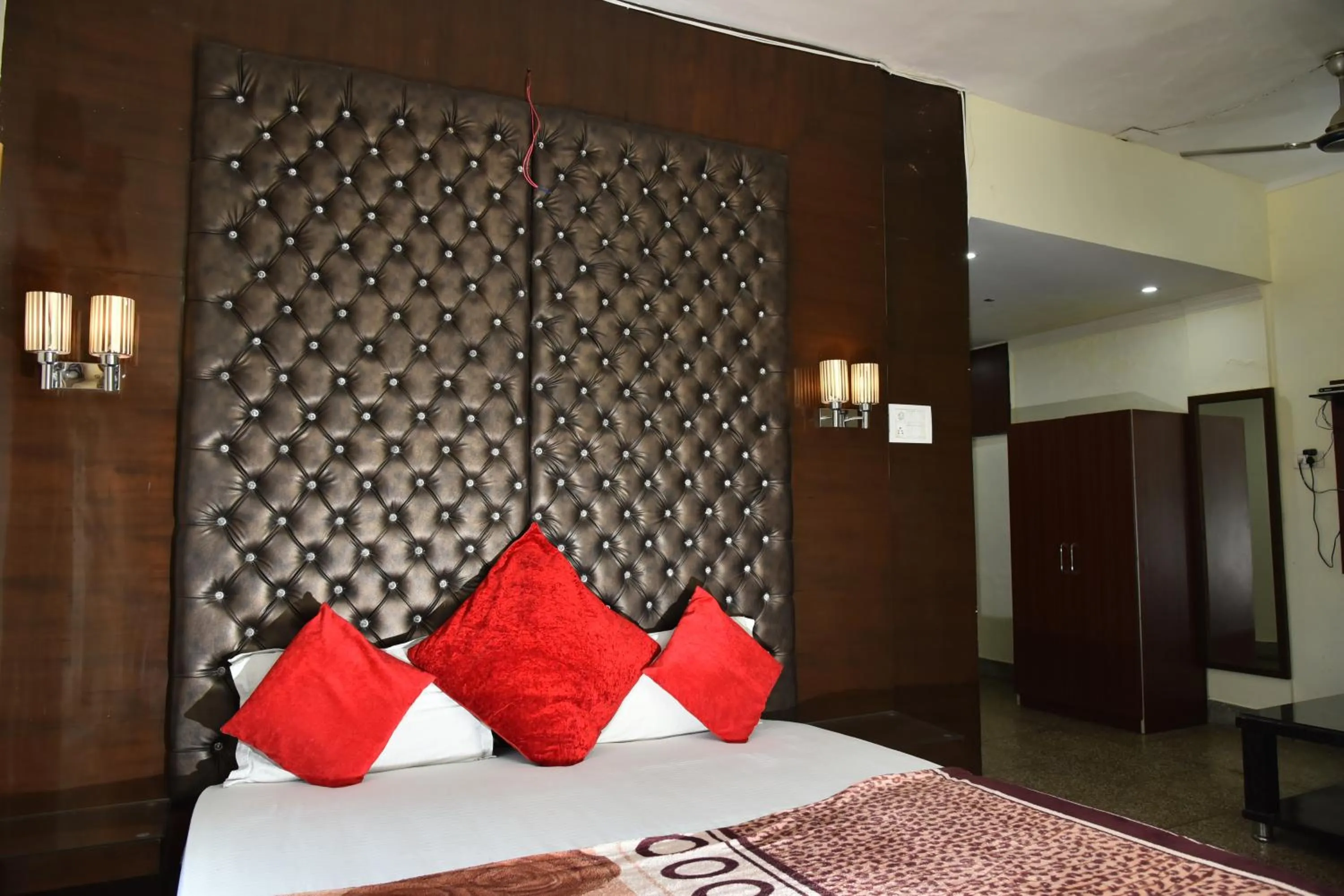 Bed in Hotel Ganga Basin