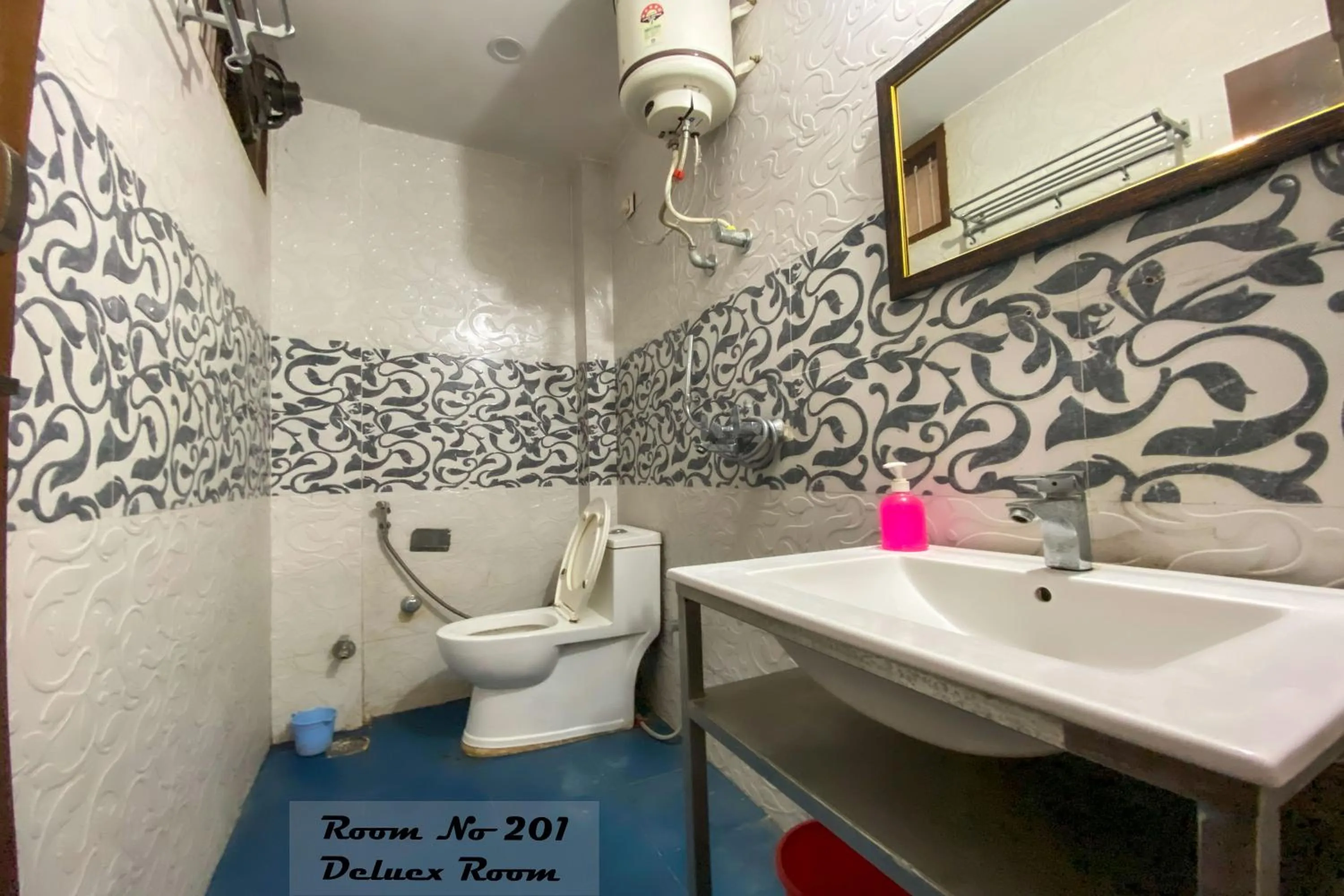 Bathroom in Hotel Ganga Basin