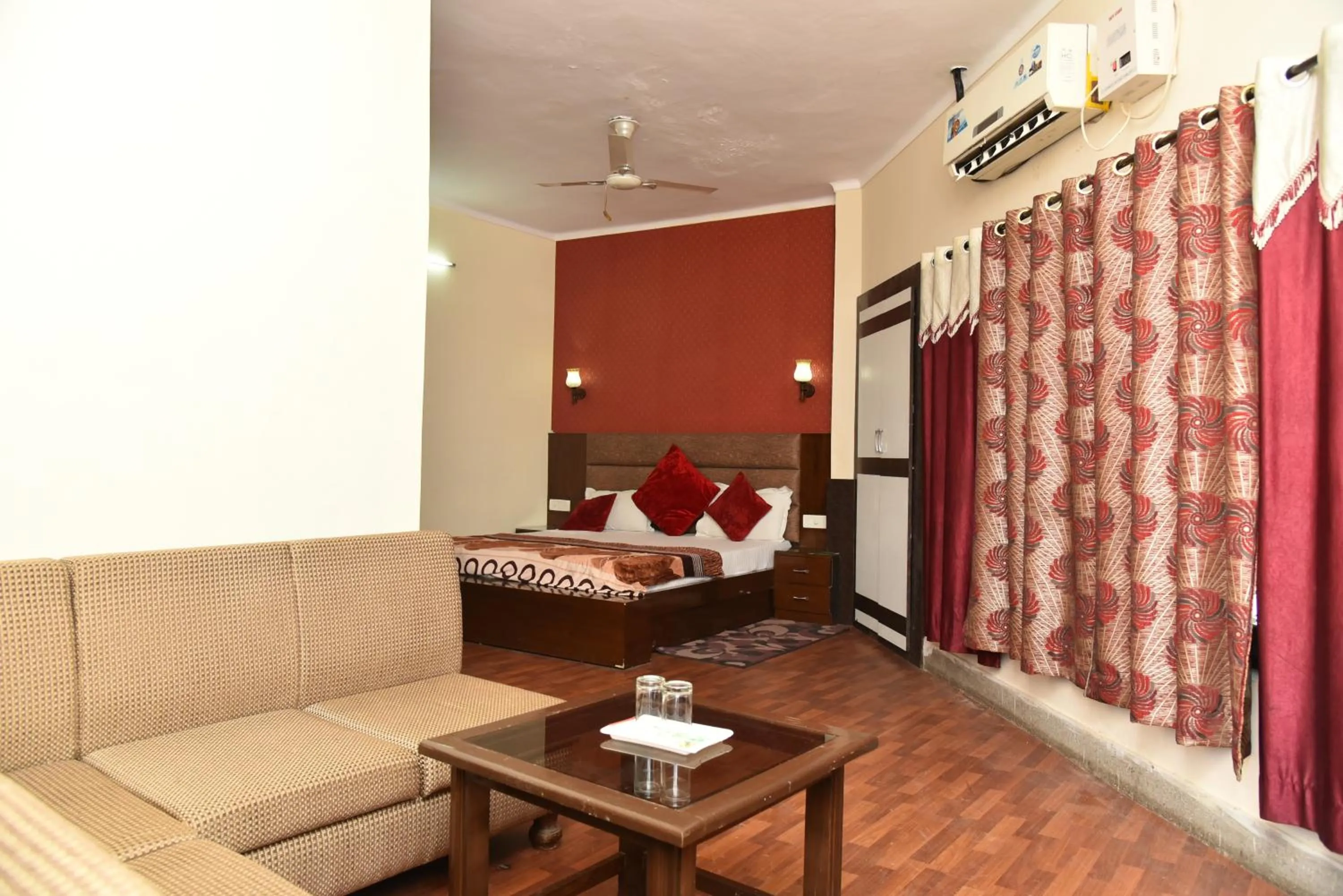 Bed in Hotel Ganga Basin