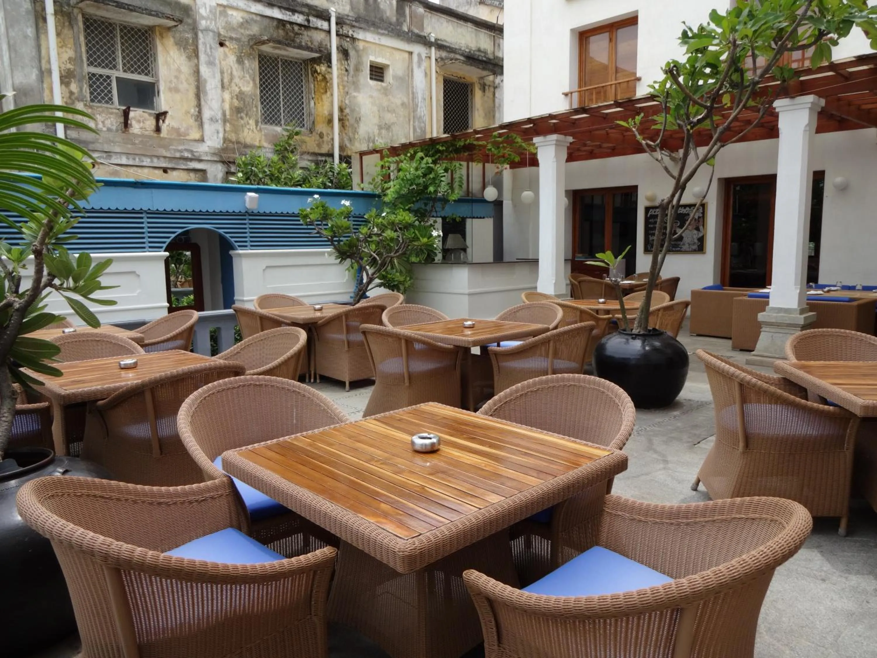 Restaurant/places to eat in The Promenade