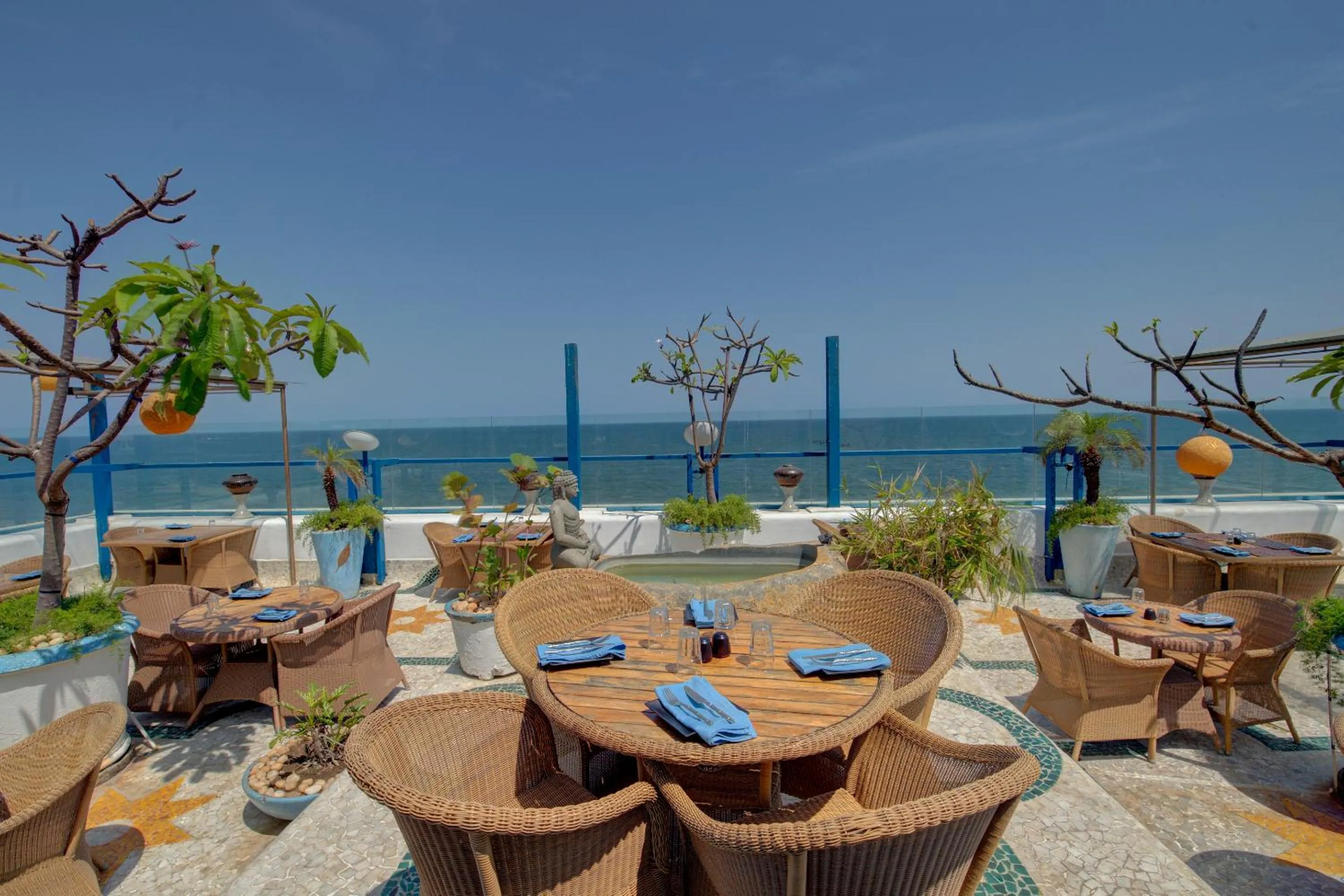 Restaurant/places to eat in The Promenade