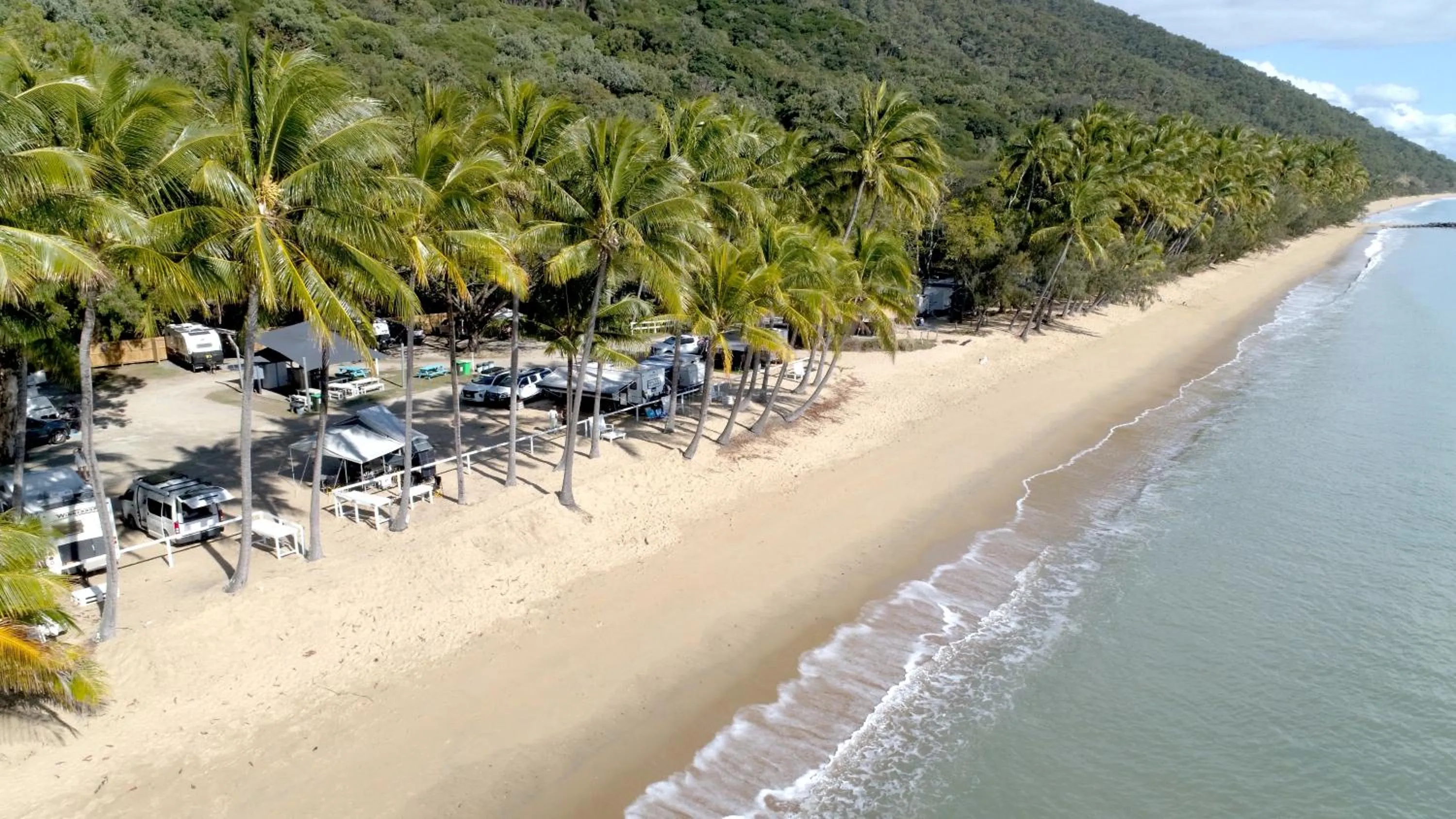 Day in Ellis Beach Oceanfront Holiday Park