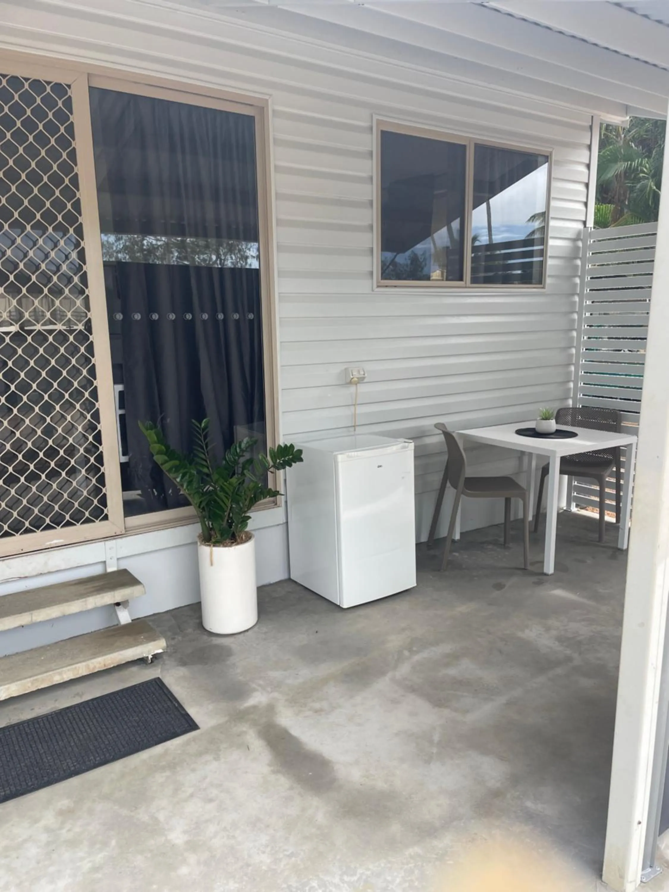 Patio in Ellis Beach Oceanfront Holiday Park