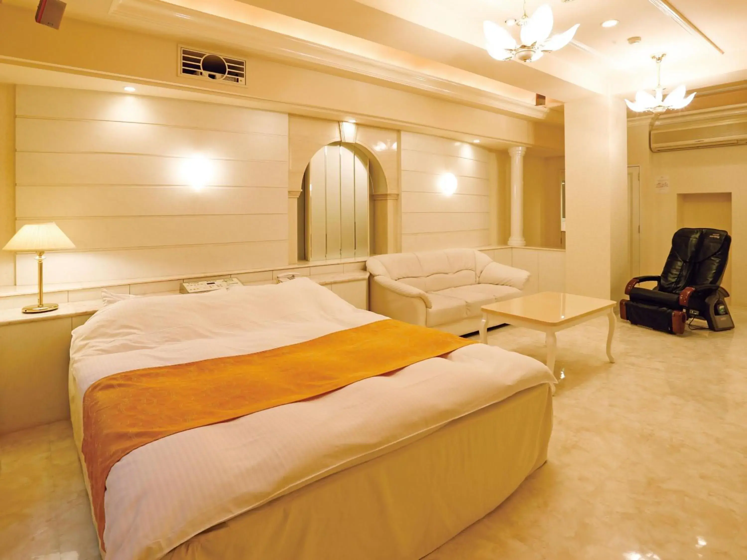 Standard King Room in Hotel Fine Garden Juso Standard King Room in Hotel Fine Garden Juso