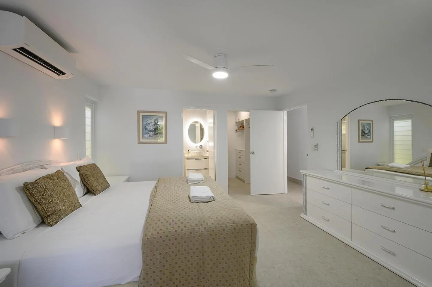 Bed in Andari Holiday Apartments