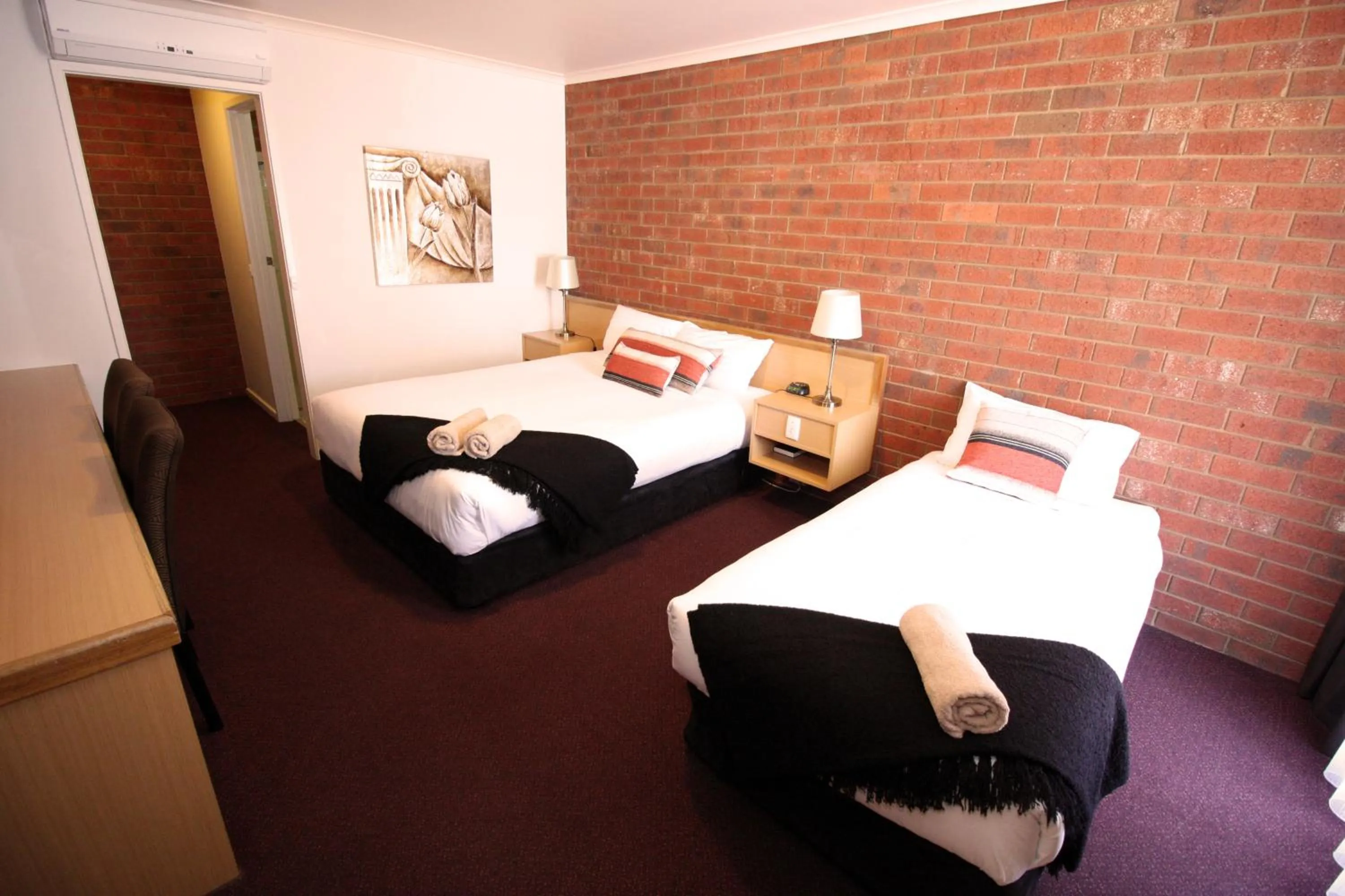 Bedroom, Bed in Pevensey Motor Lodge