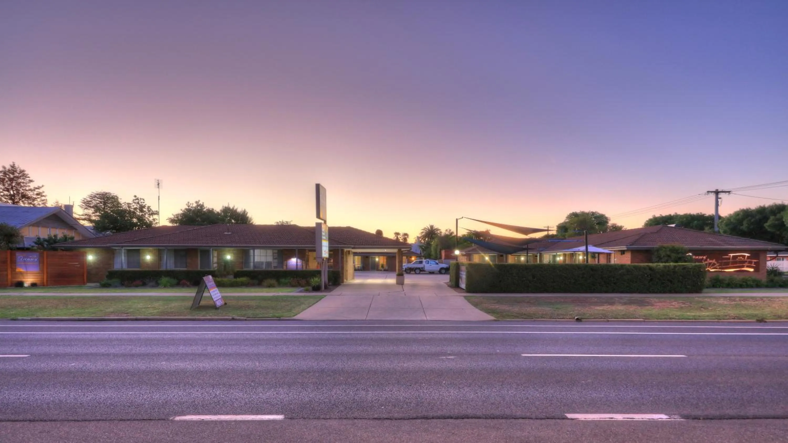 Facade/entrance in Pevensey Motor Lodge