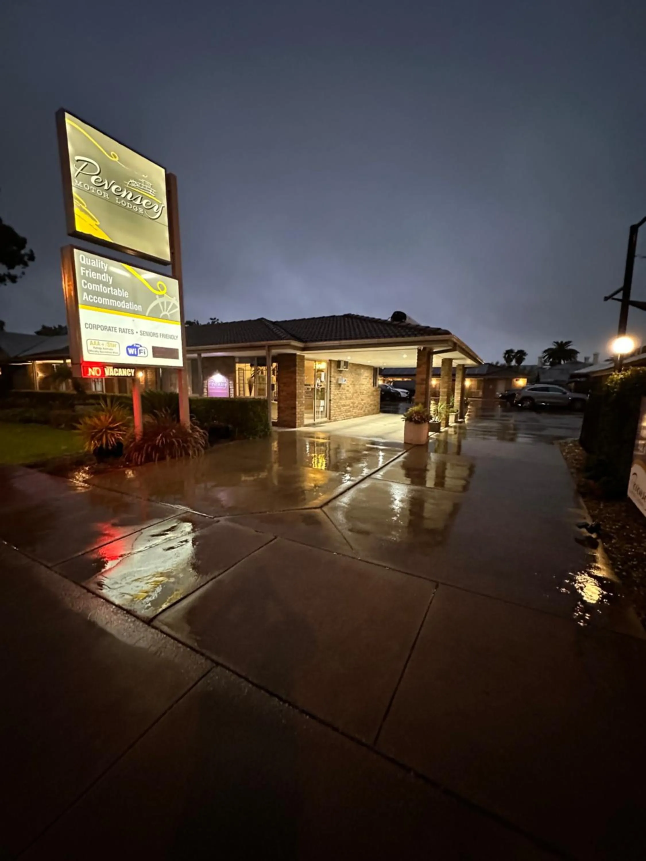 Night in Pevensey Motor Lodge