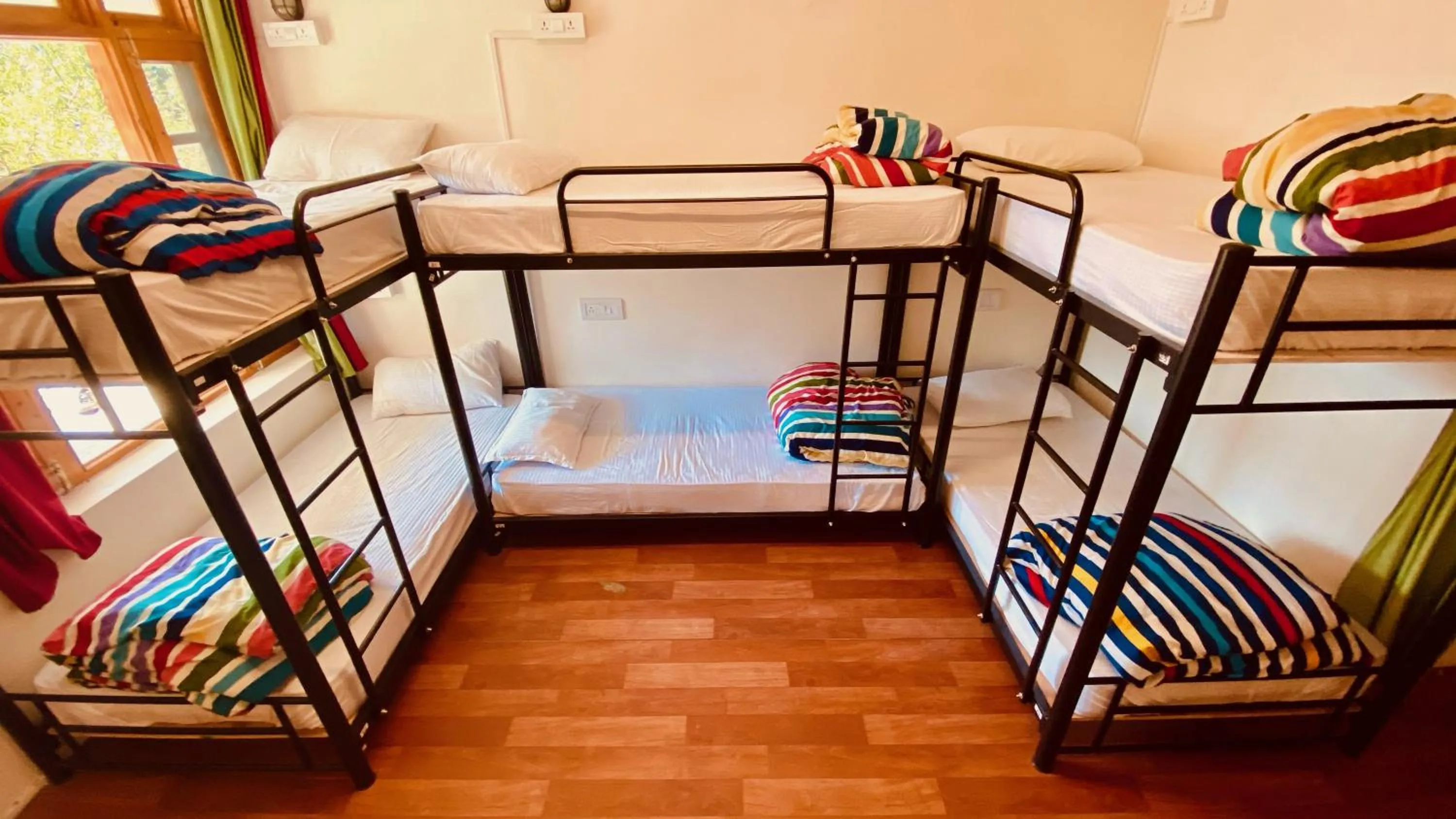 Bed in Madpackers Manali