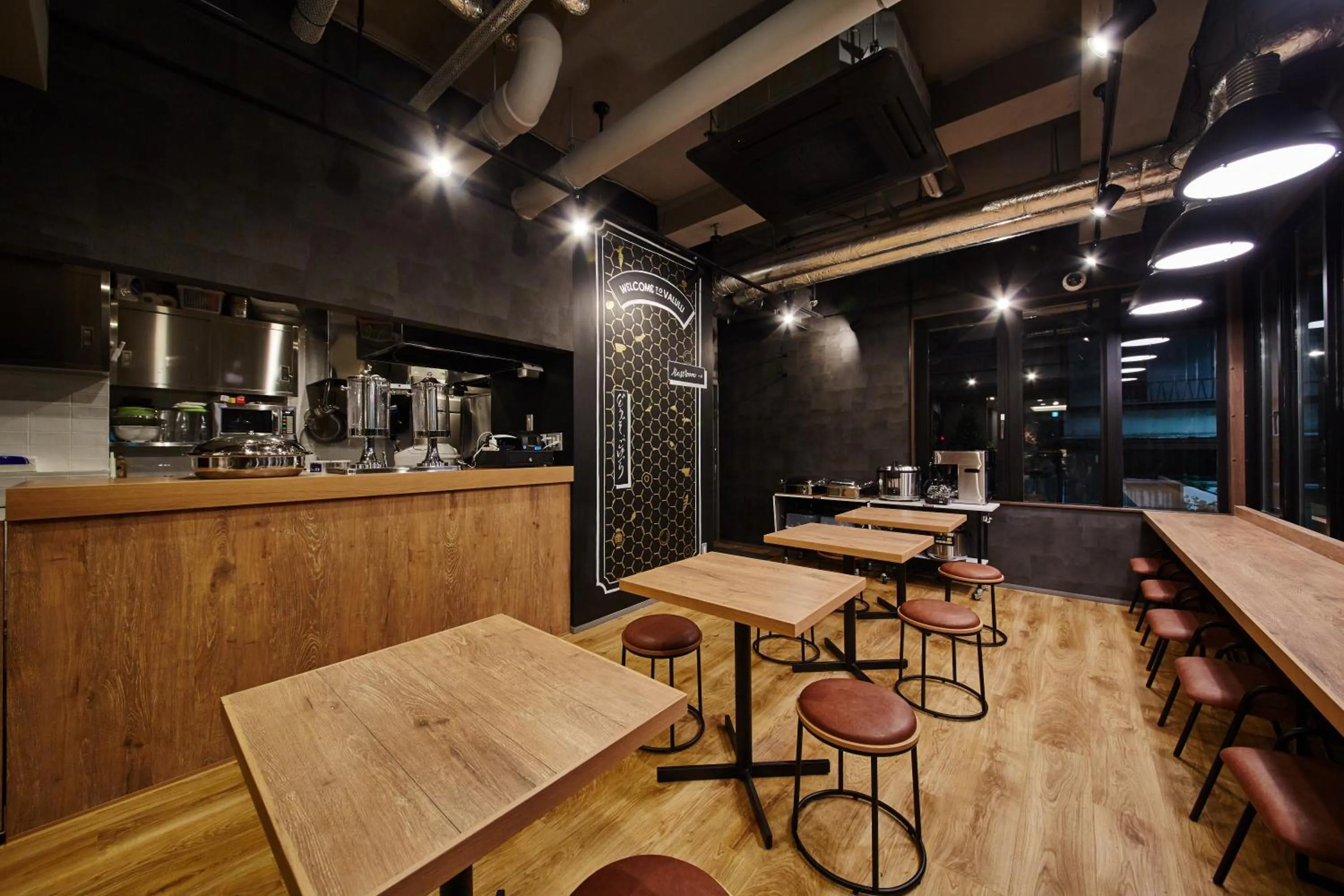 Restaurant/places to eat in HOTEL AMANEK Asakusa Ekimae