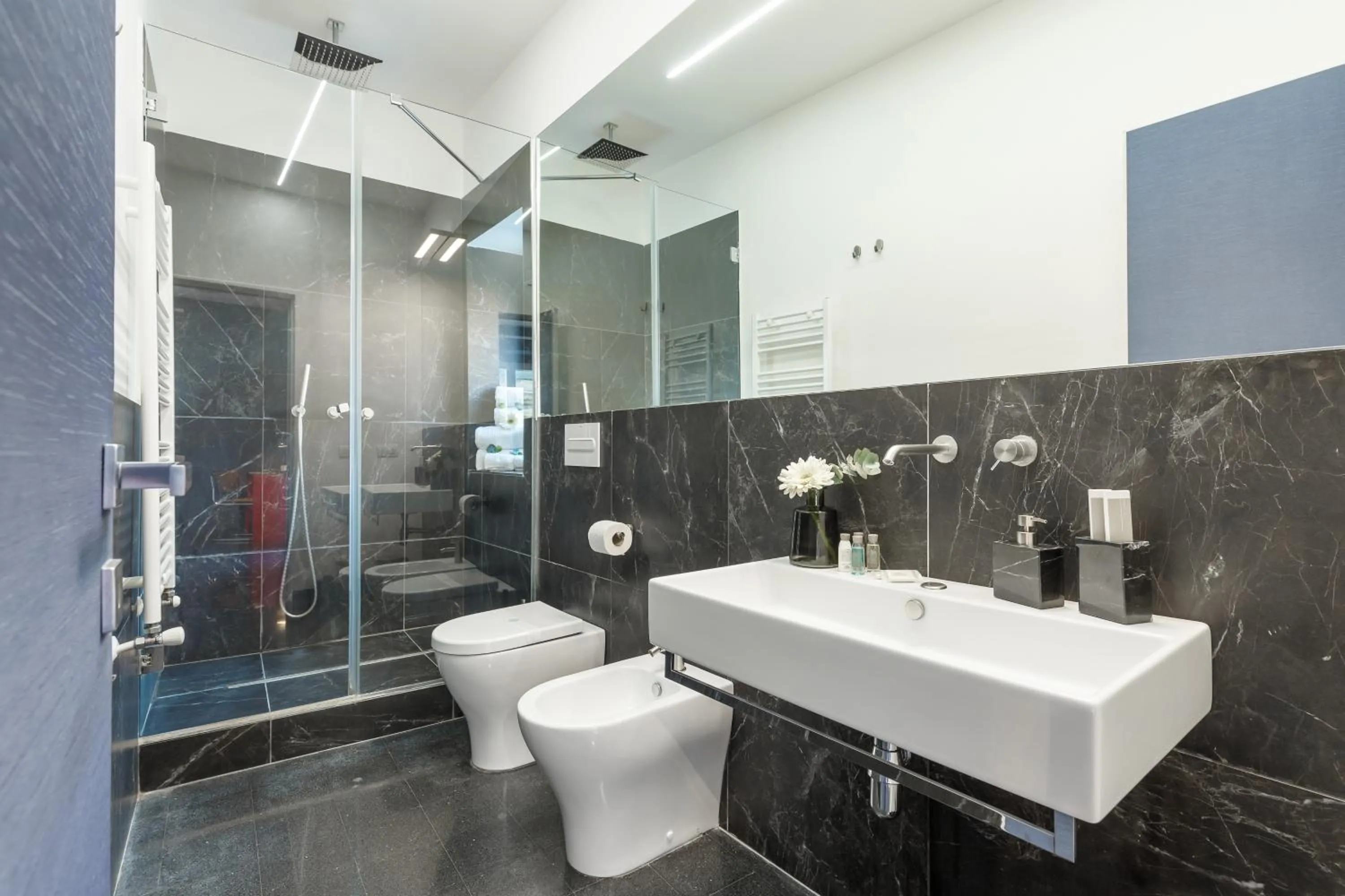 Shower in Dimora Doria d'Angri