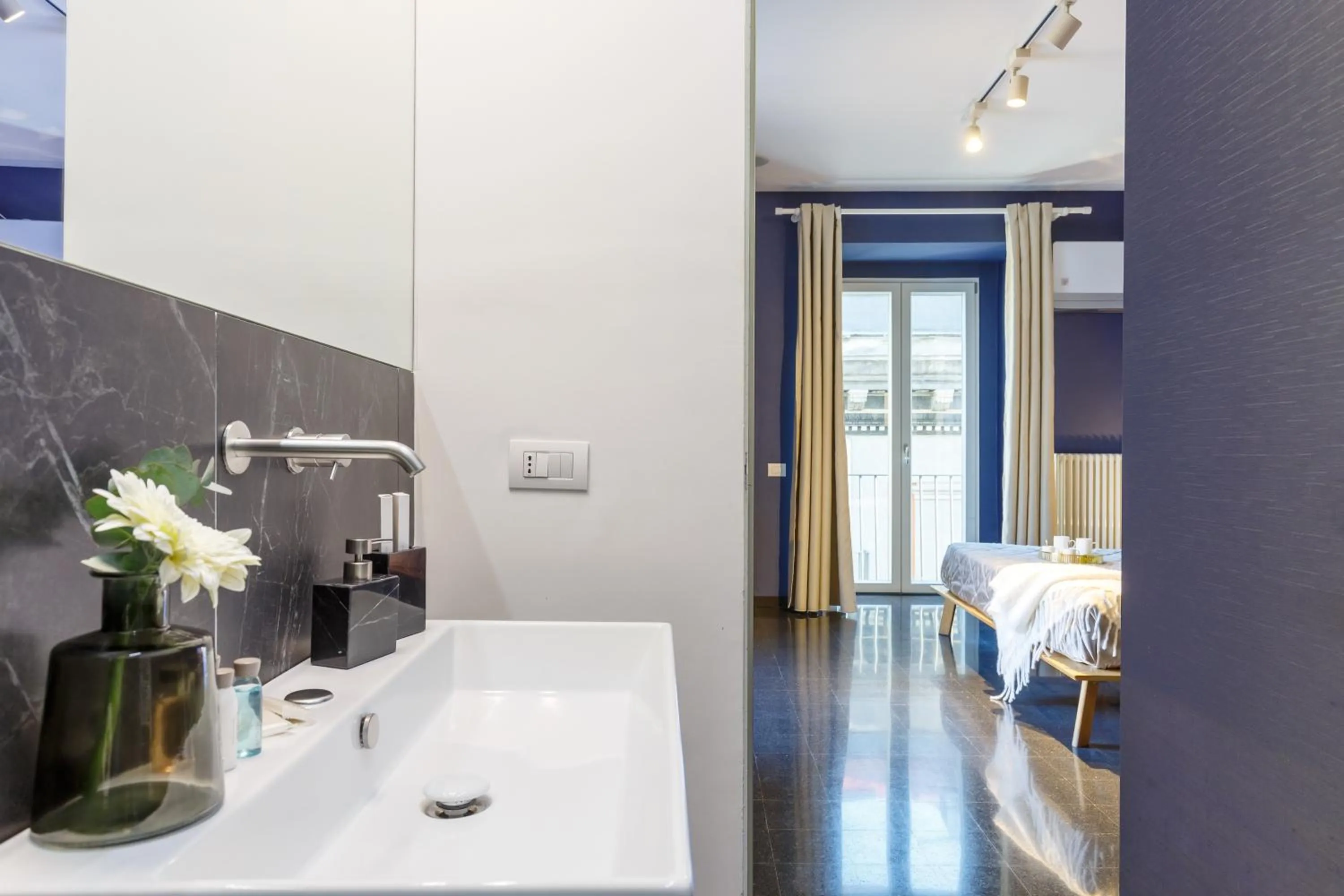 Photo of the whole room in Dimora Doria d'Angri