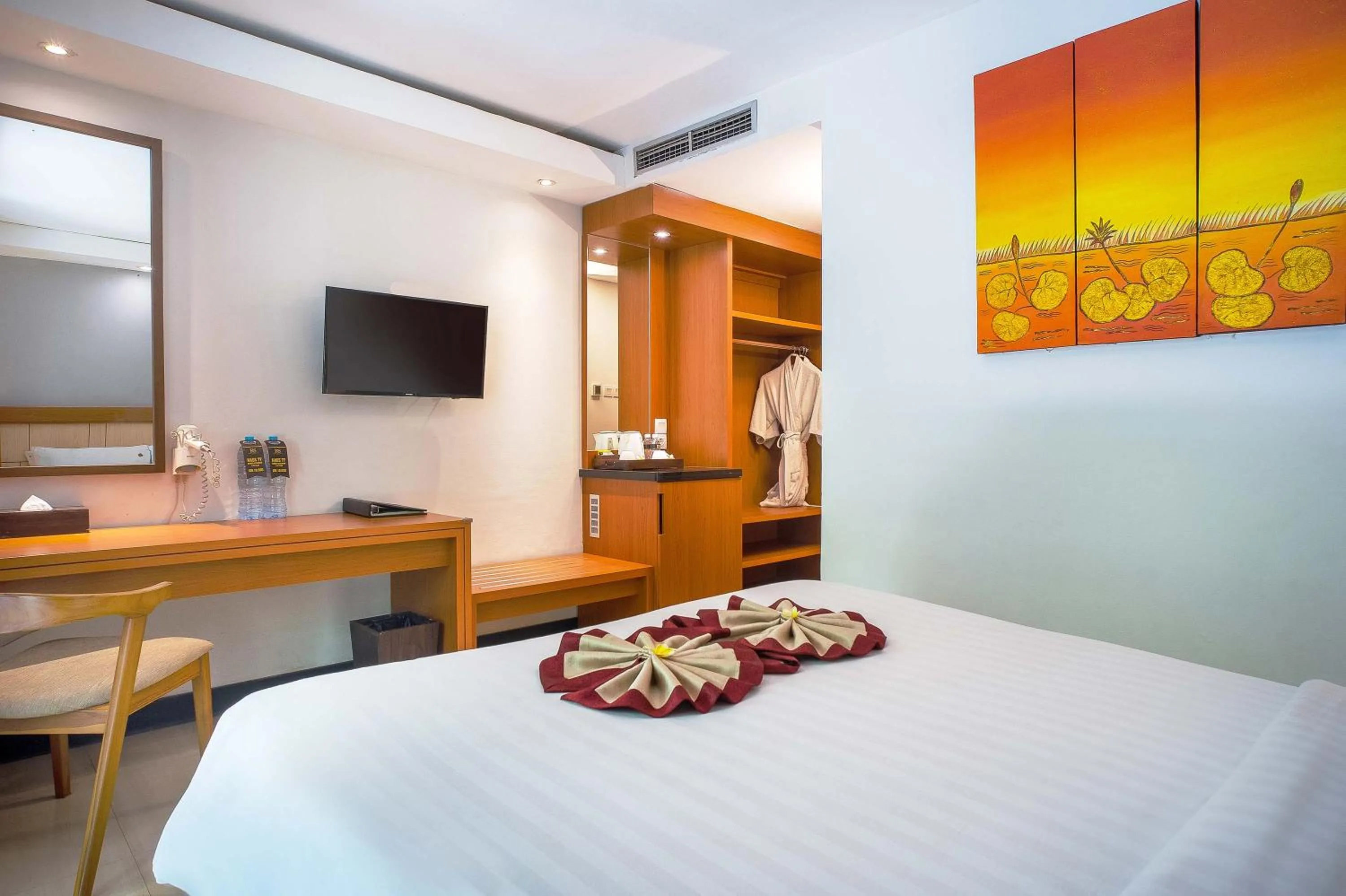 TV and multimedia, Bed in Royal Regantris Kuta