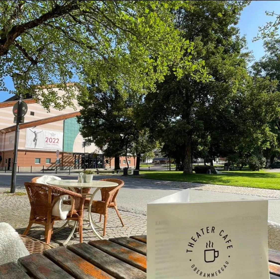 Restaurant/places to eat in Fischer Apartments