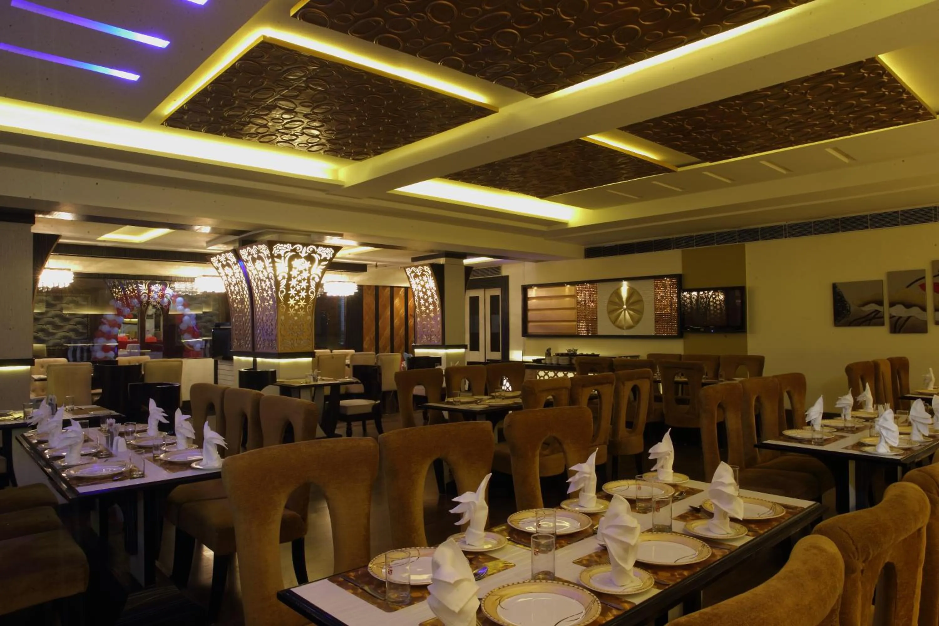 Restaurant/places to eat in Nagpal Regency