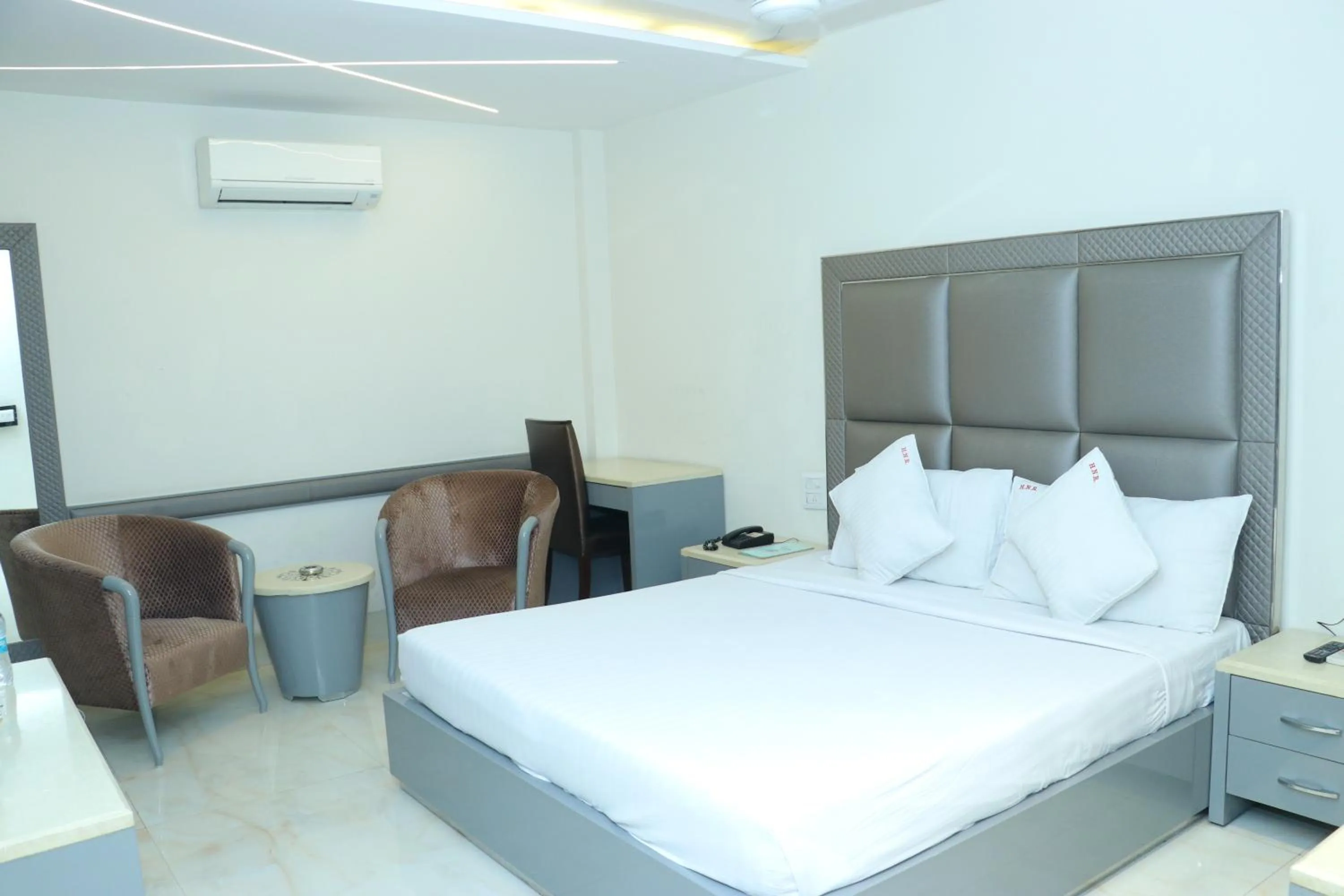 Bedroom in Nagpal Regency