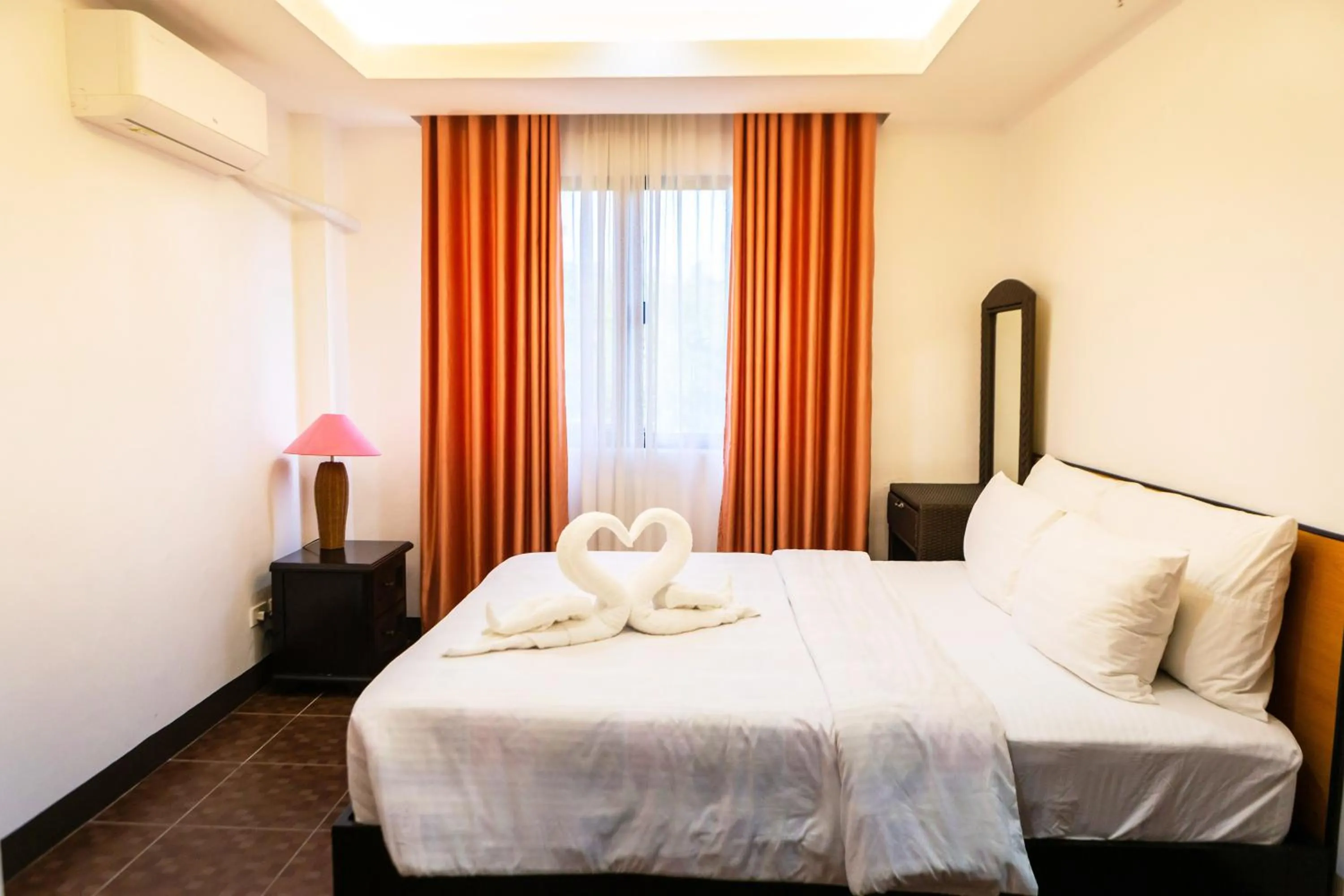 Palmbeach Resort & Spa Mactan, Cebu