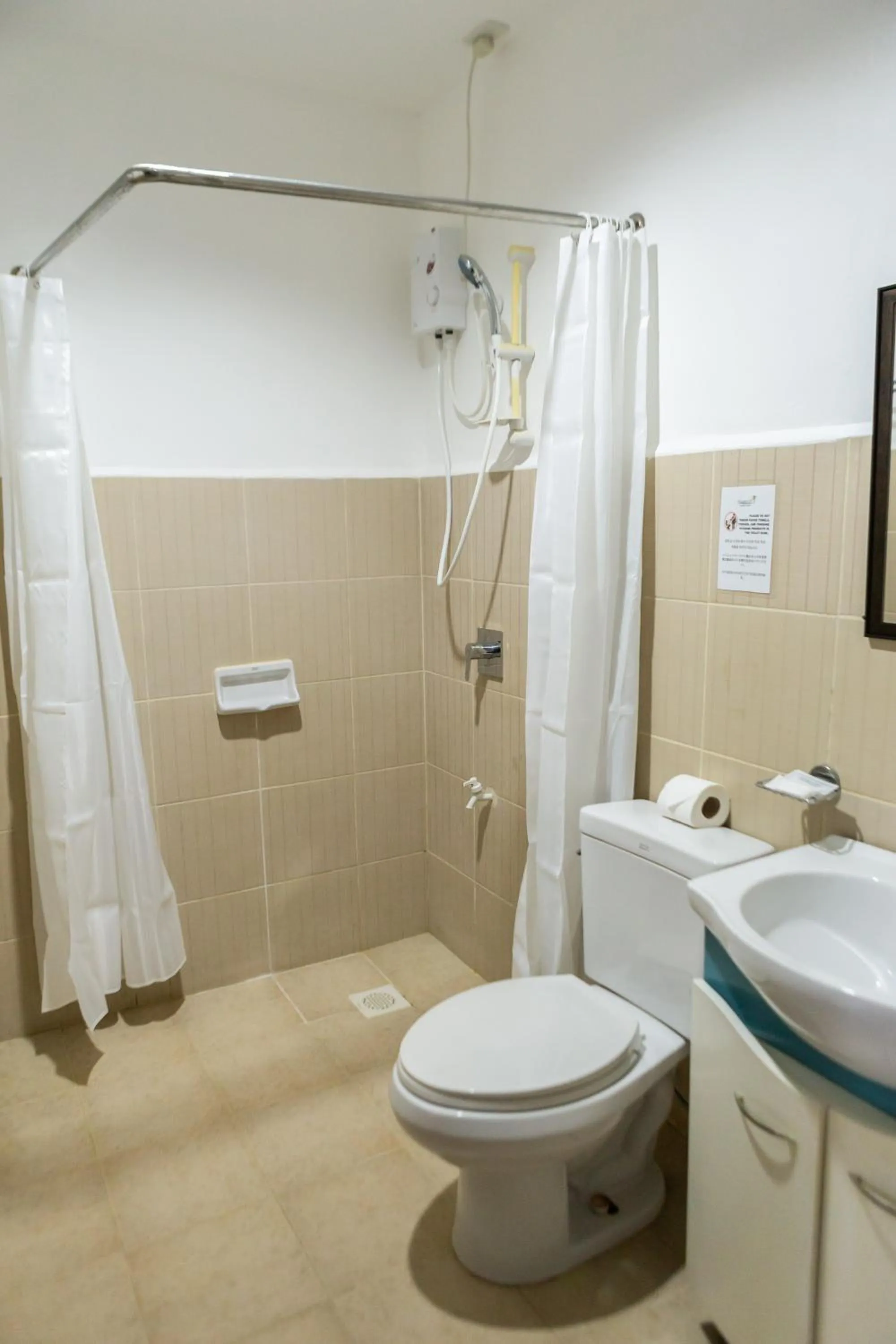 Shower in Palmbeach Resort & Spa Mactan, Cebu