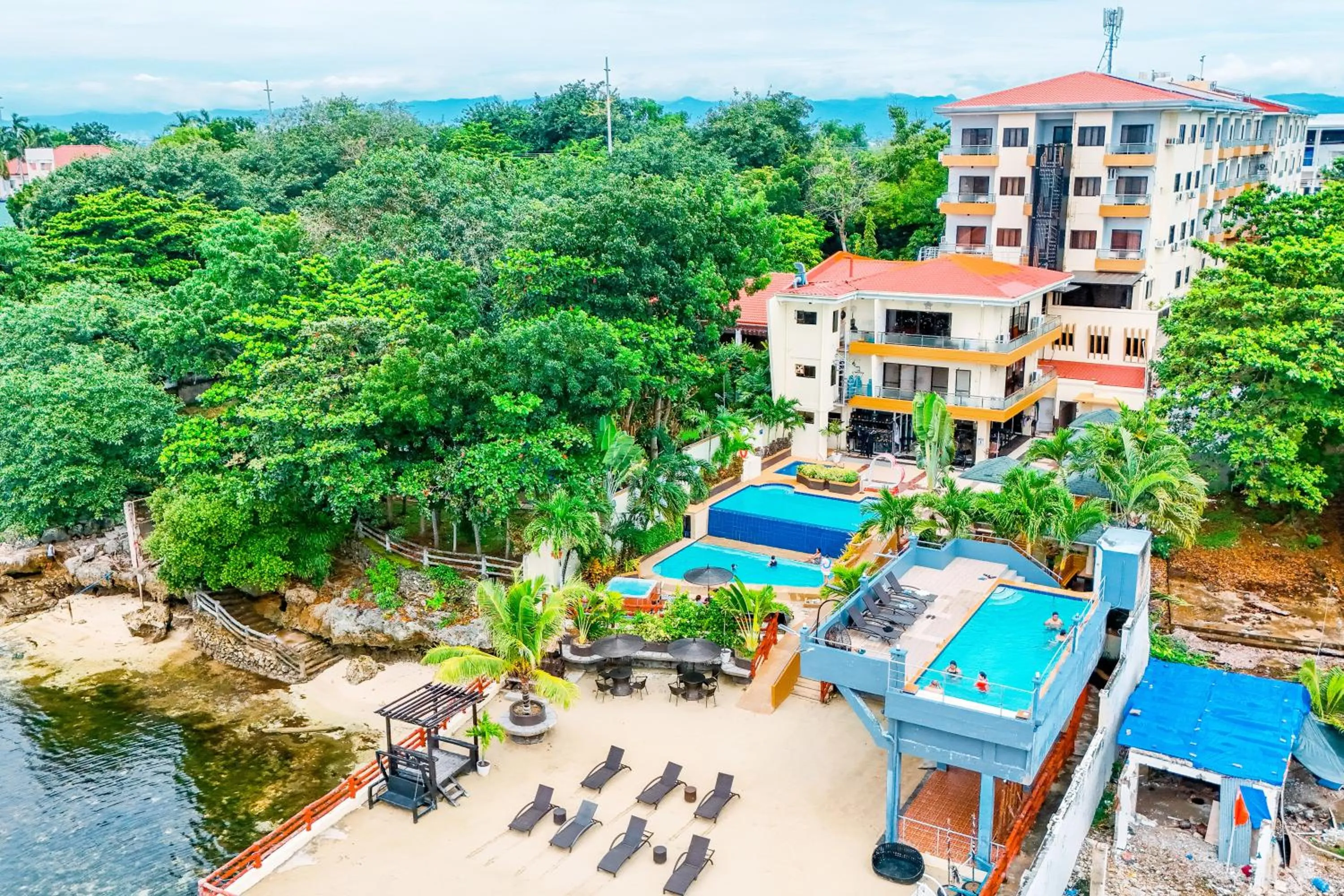 Palmbeach Resort & Spa Mactan, Cebu