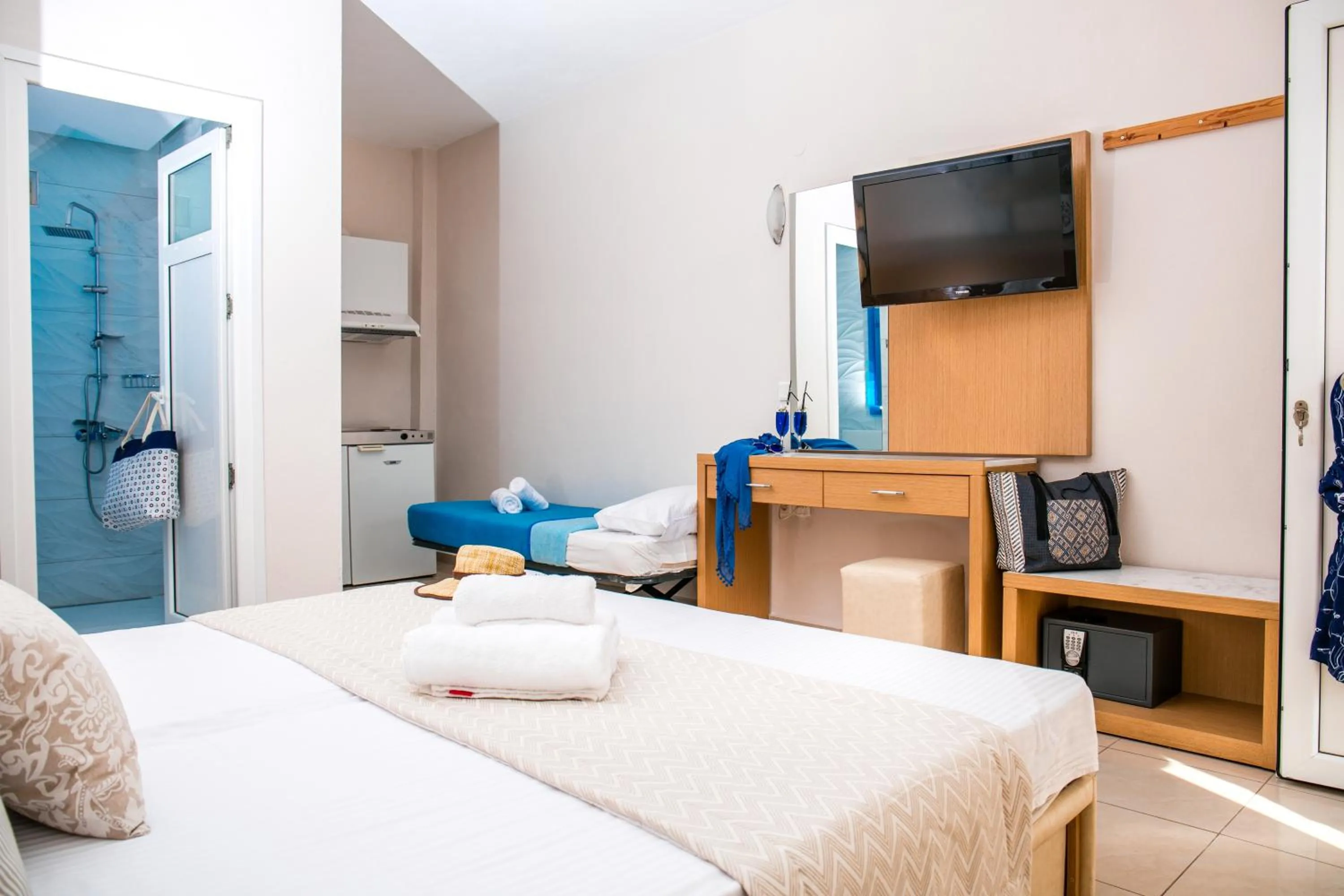 Photo of the whole room, Bed in Hotel Potos