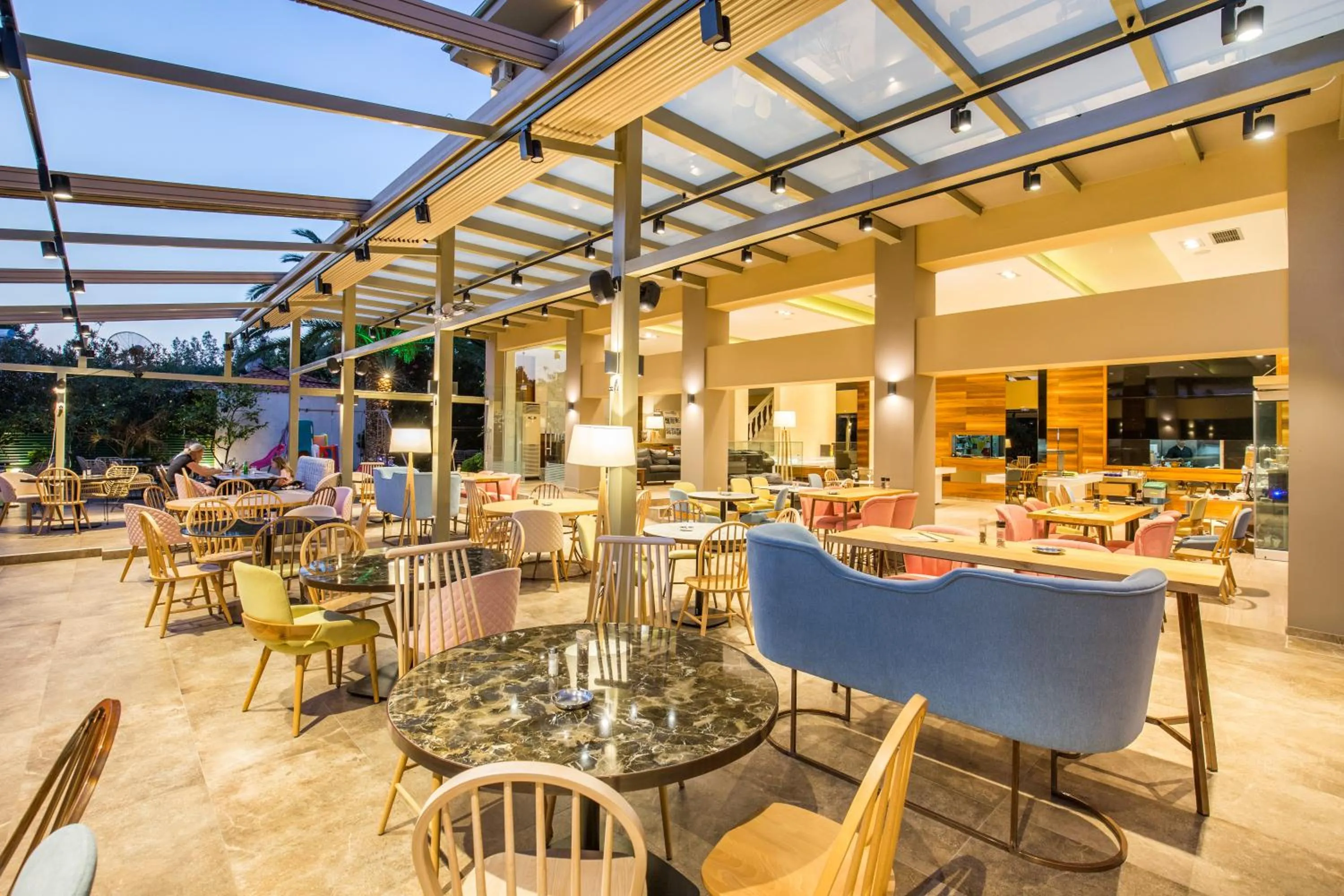 Restaurant/places to eat in Hotel Potos