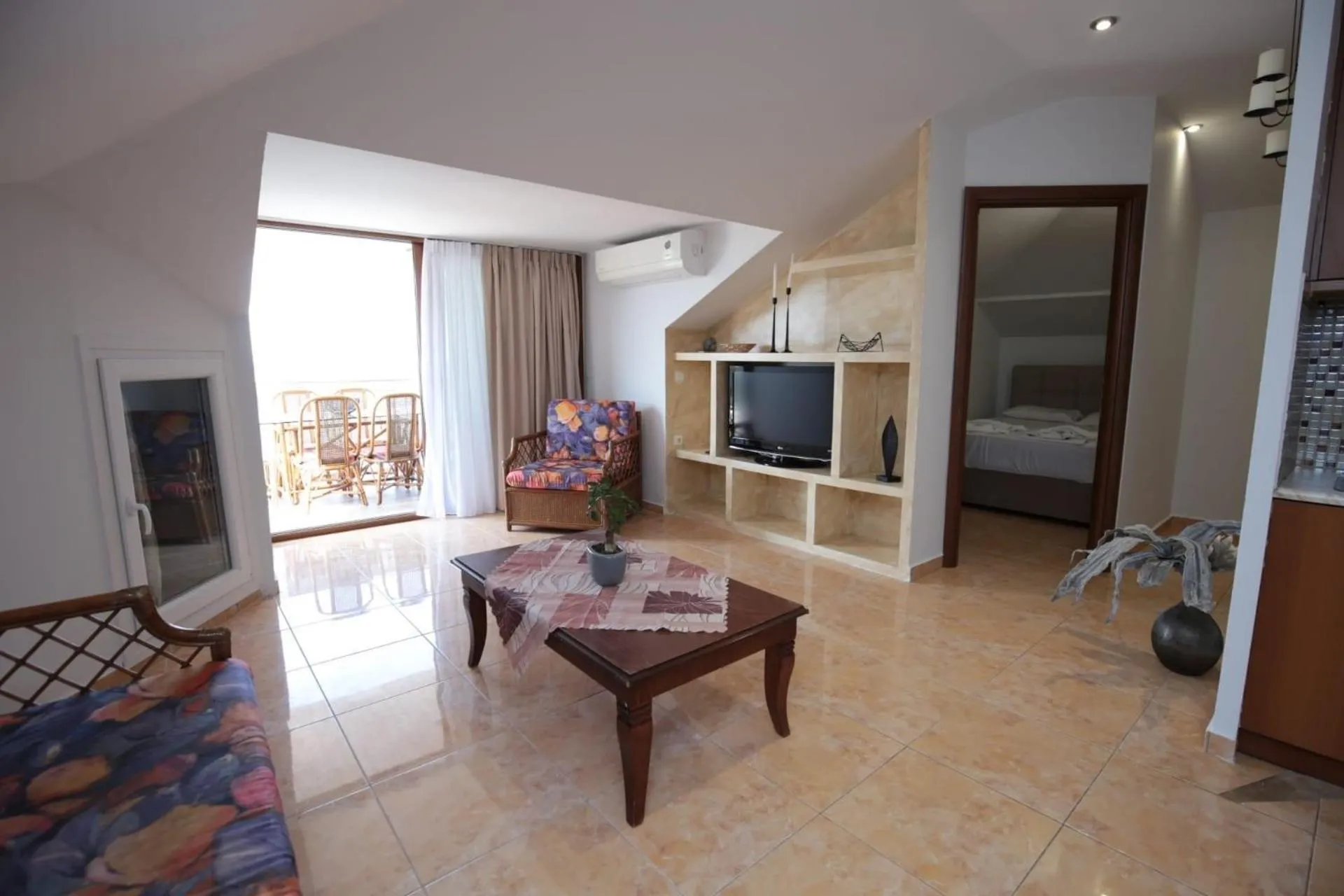 TV and multimedia in Hotel Potos