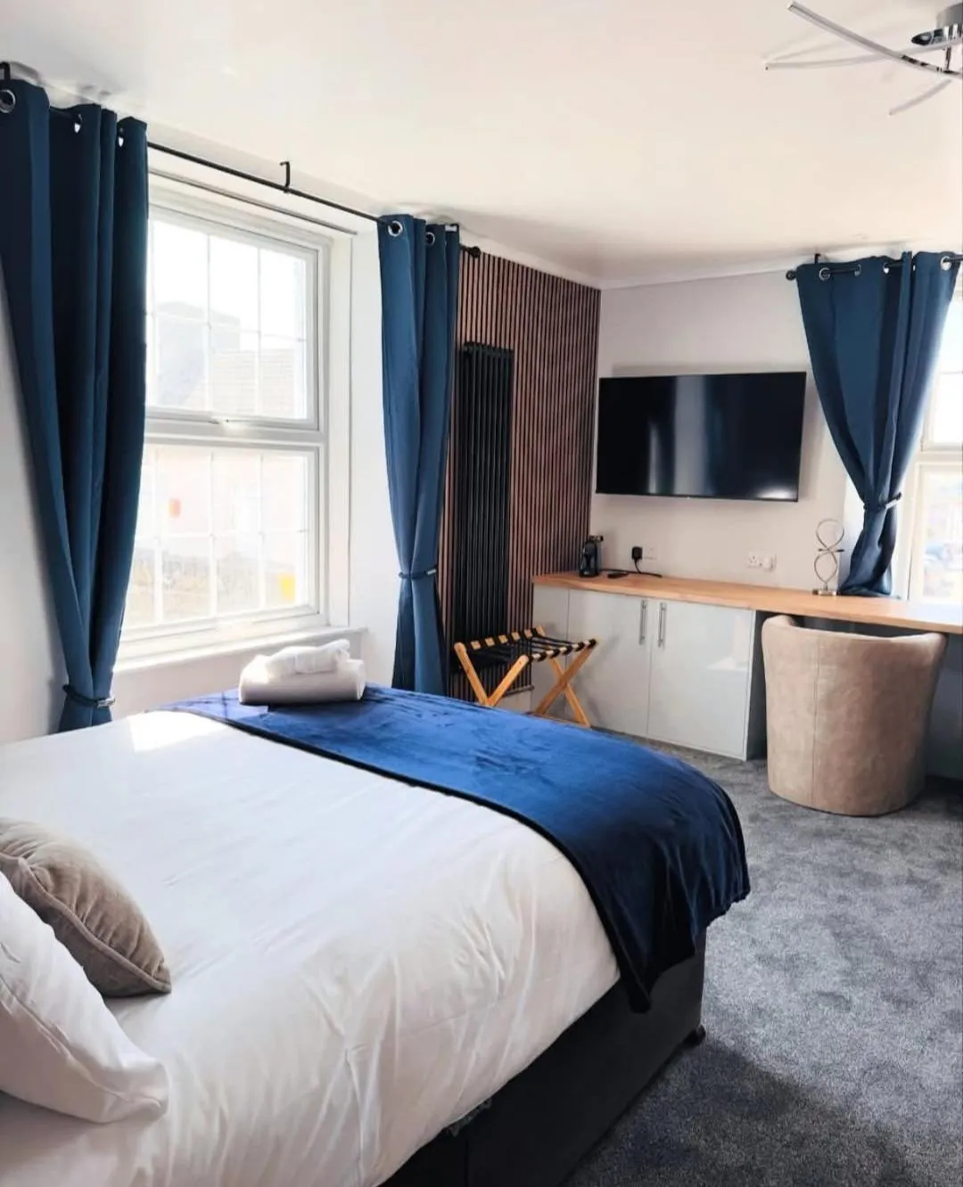 Bed in Thomas Arms Hotel