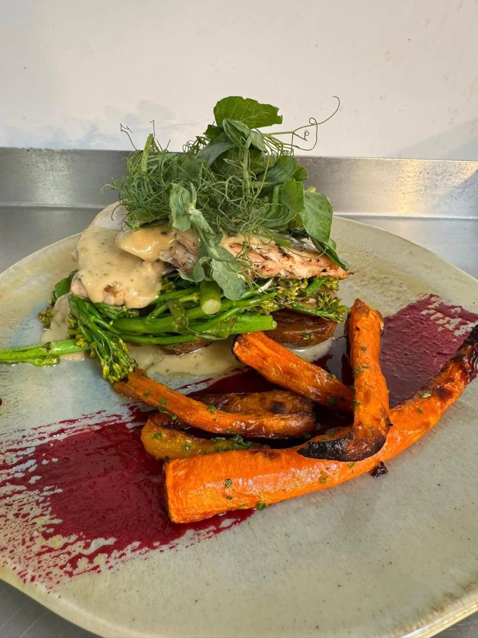 Restaurant/places to eat in Thomas Arms Hotel