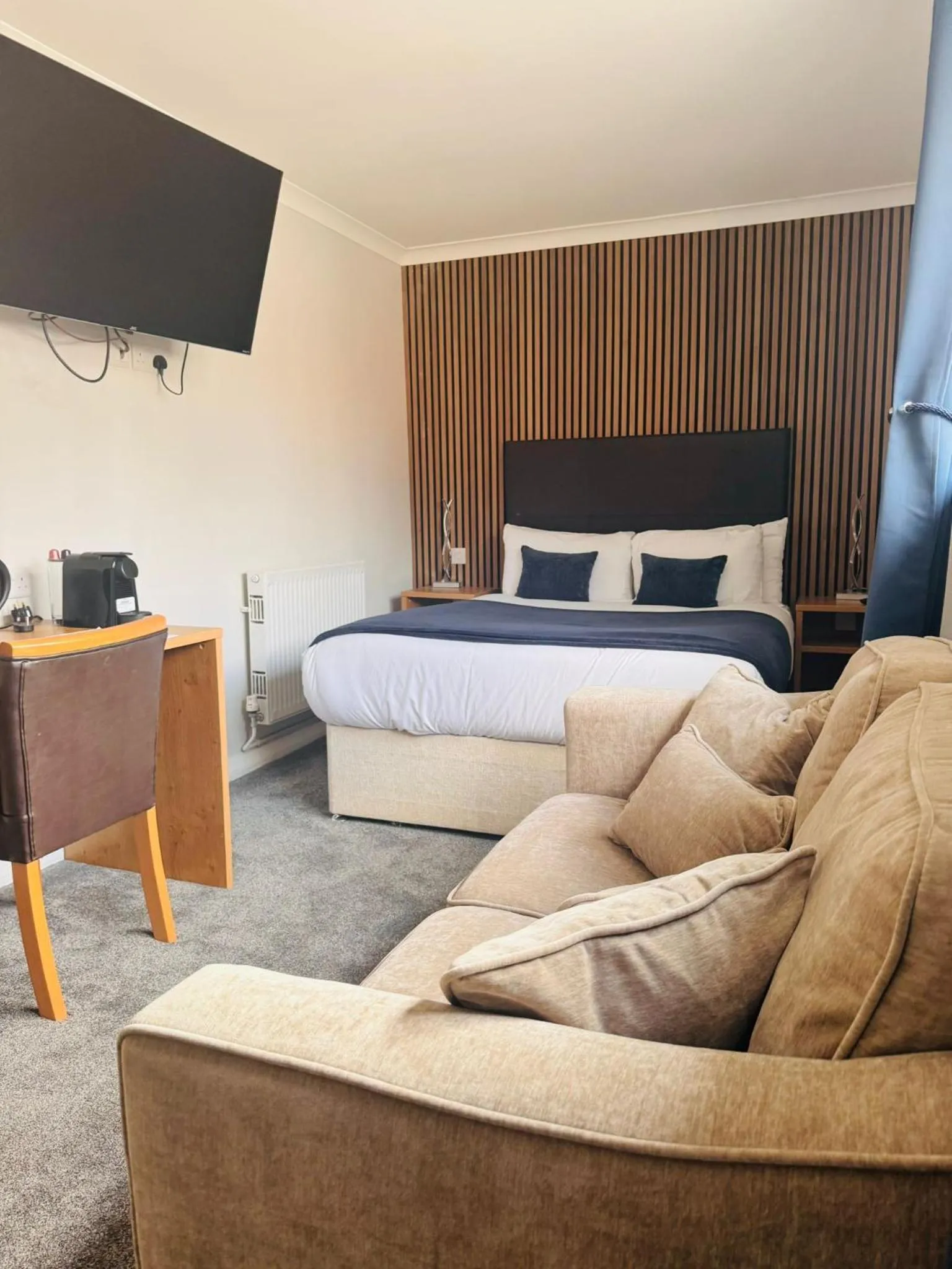 Bed in Thomas Arms Hotel