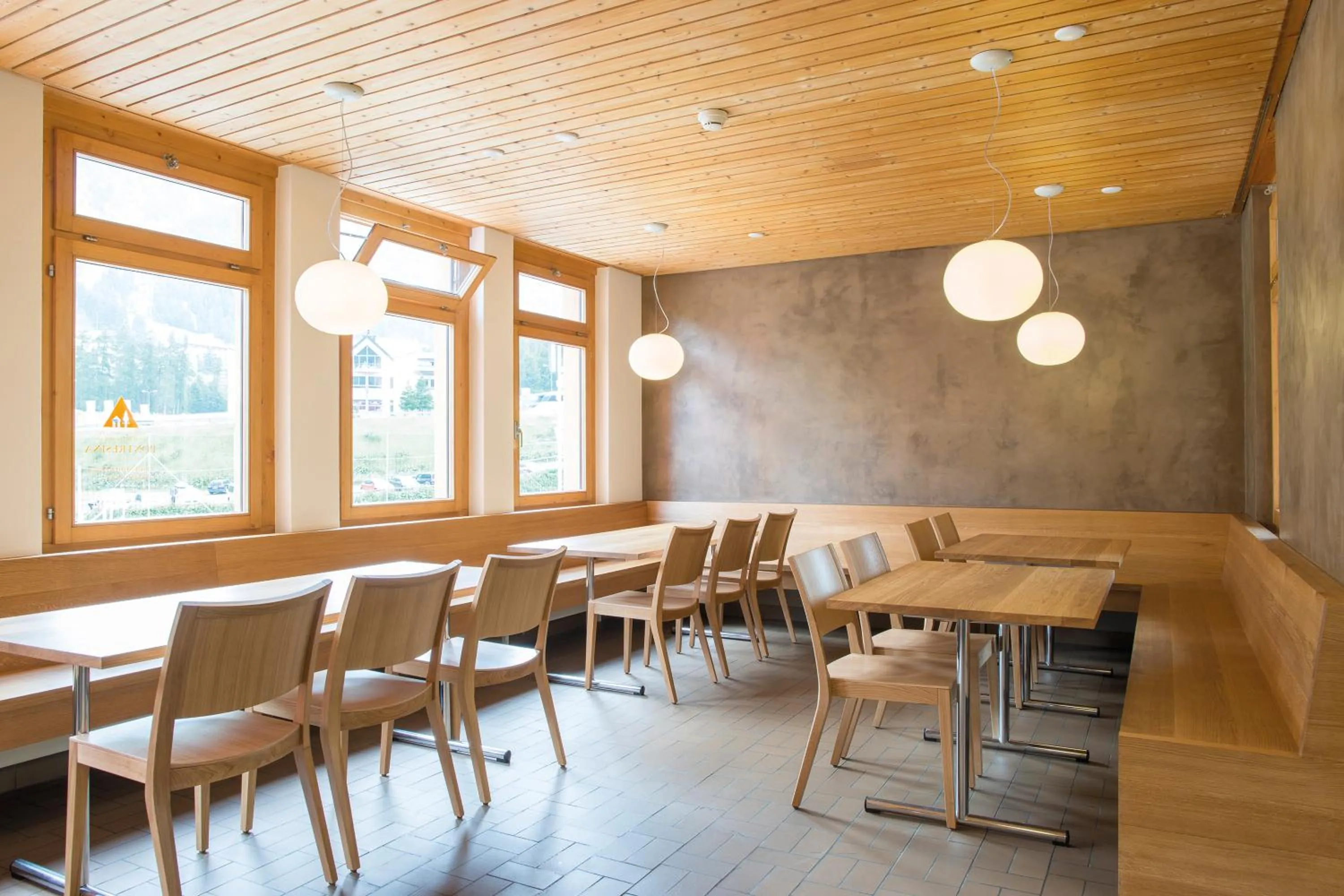 Restaurant/places to eat in Pontresina Youth Hostel